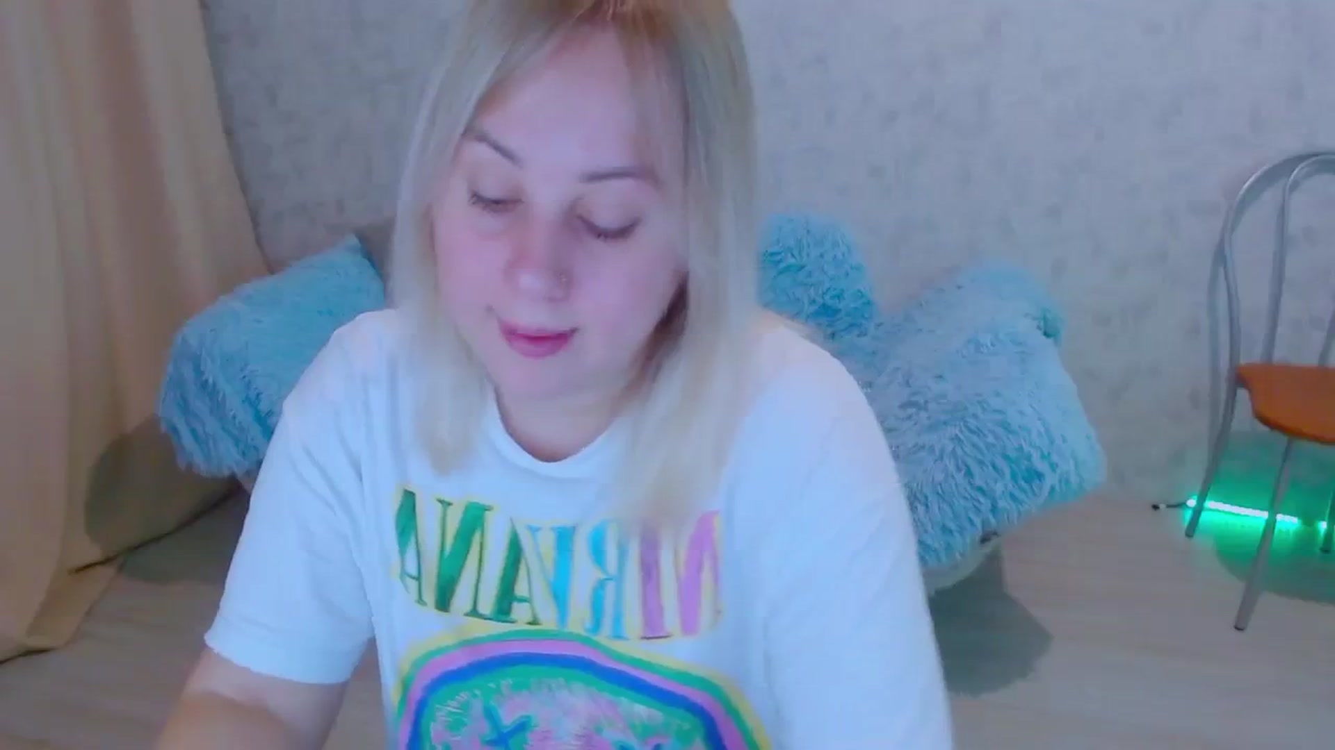 Gallery image thumbnail from Your_heart00's myfreecams stream on, 09/24/2023, 15:04 image 6 of 20