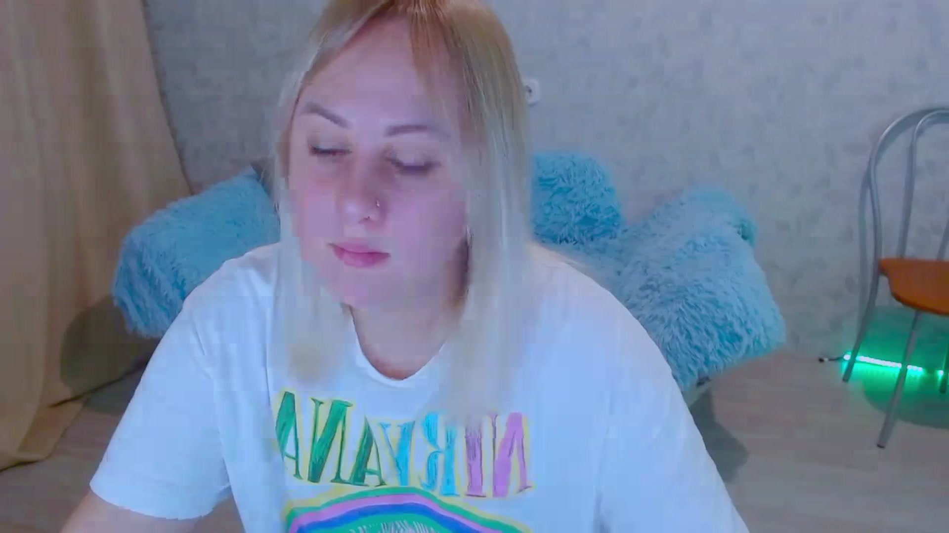 Gallery image thumbnail from Your_heart00's myfreecams stream on, 09/24/2023, 15:04 image 12 of 20