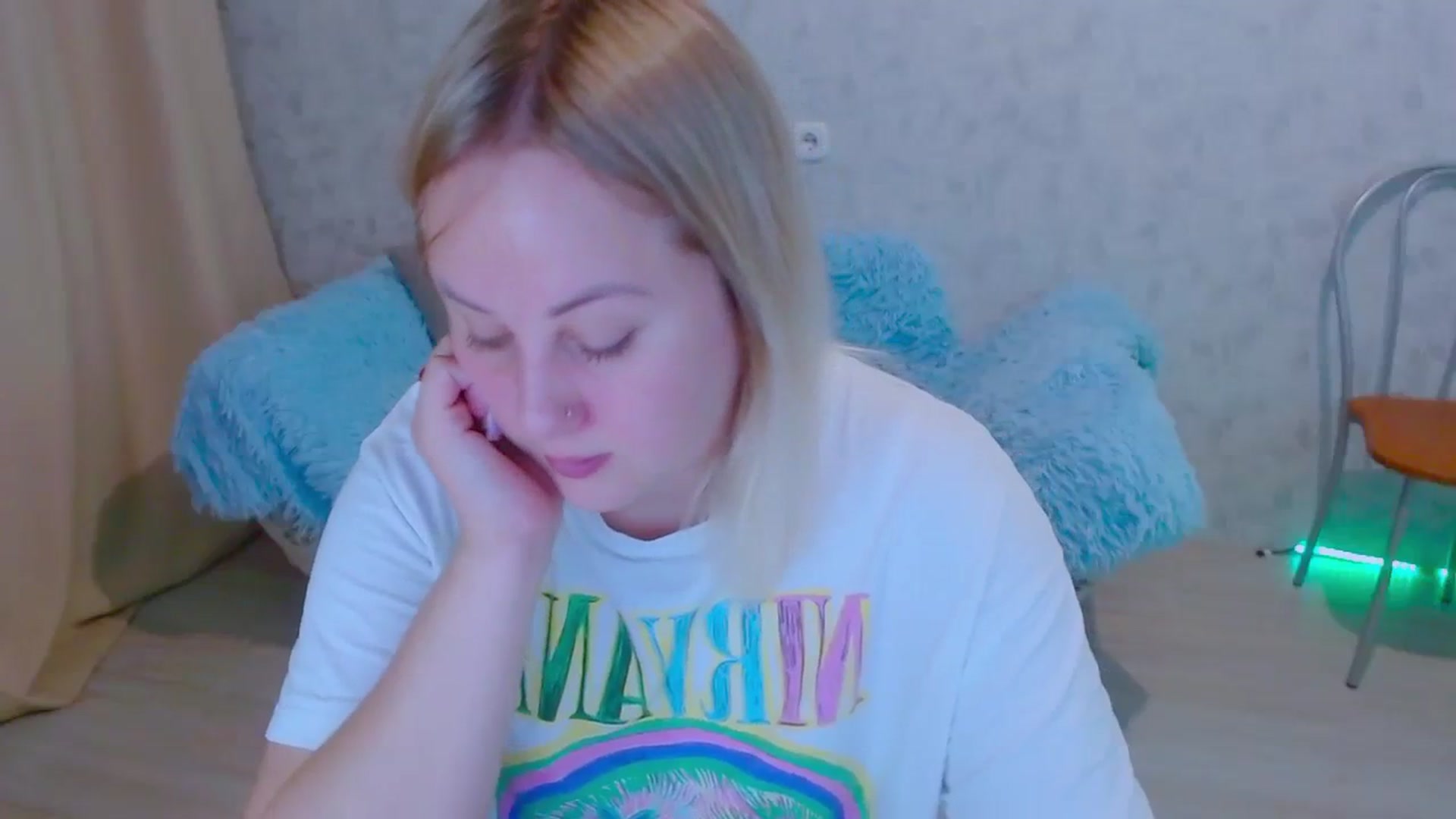 Gallery image thumbnail from Your_heart00's myfreecams stream on, 09/24/2023, 15:04 image 18 of 20