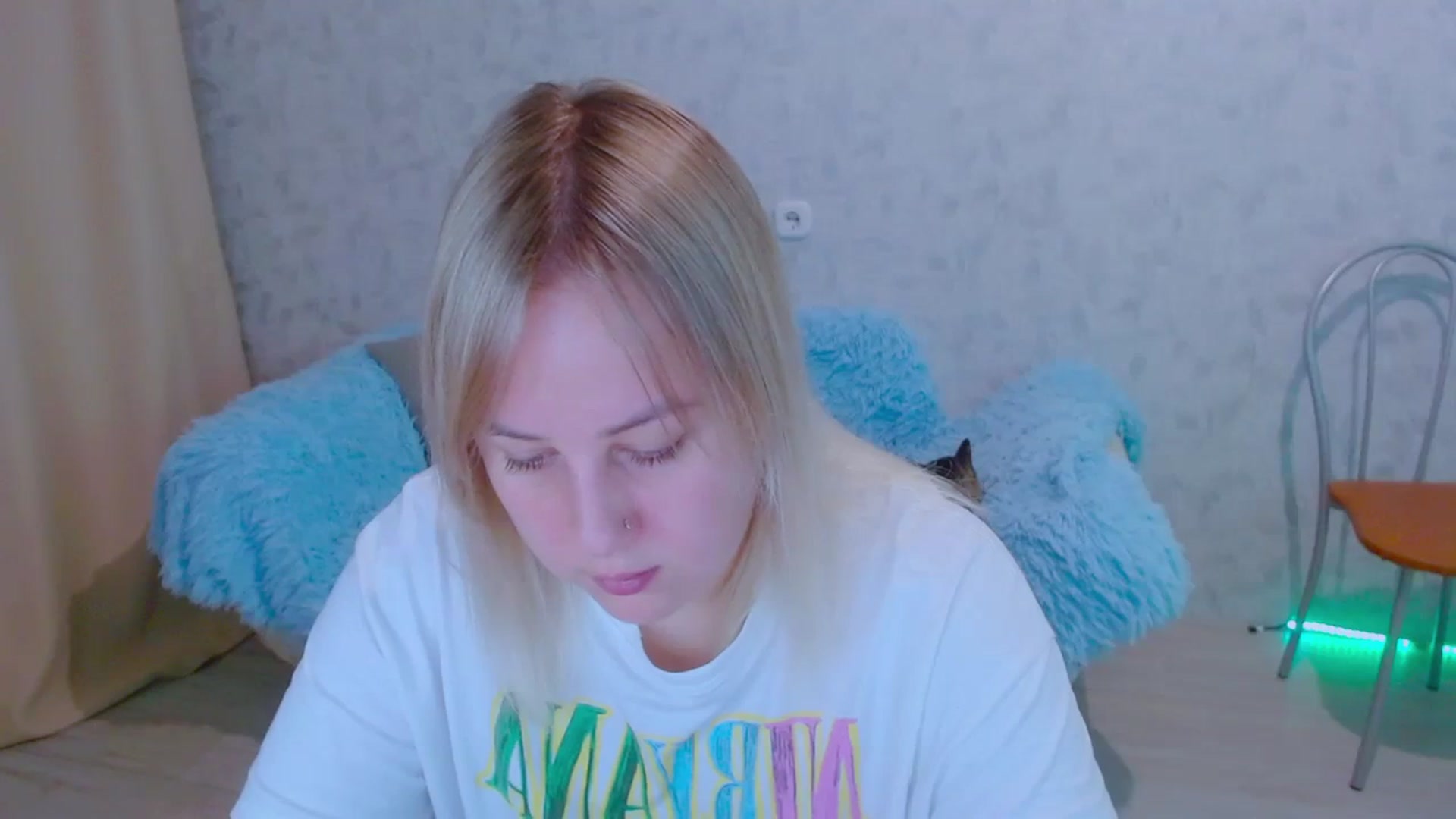 Gallery image thumbnail from Your_heart00's myfreecams stream on, 09/24/2023, 16:11 image 17 of 20