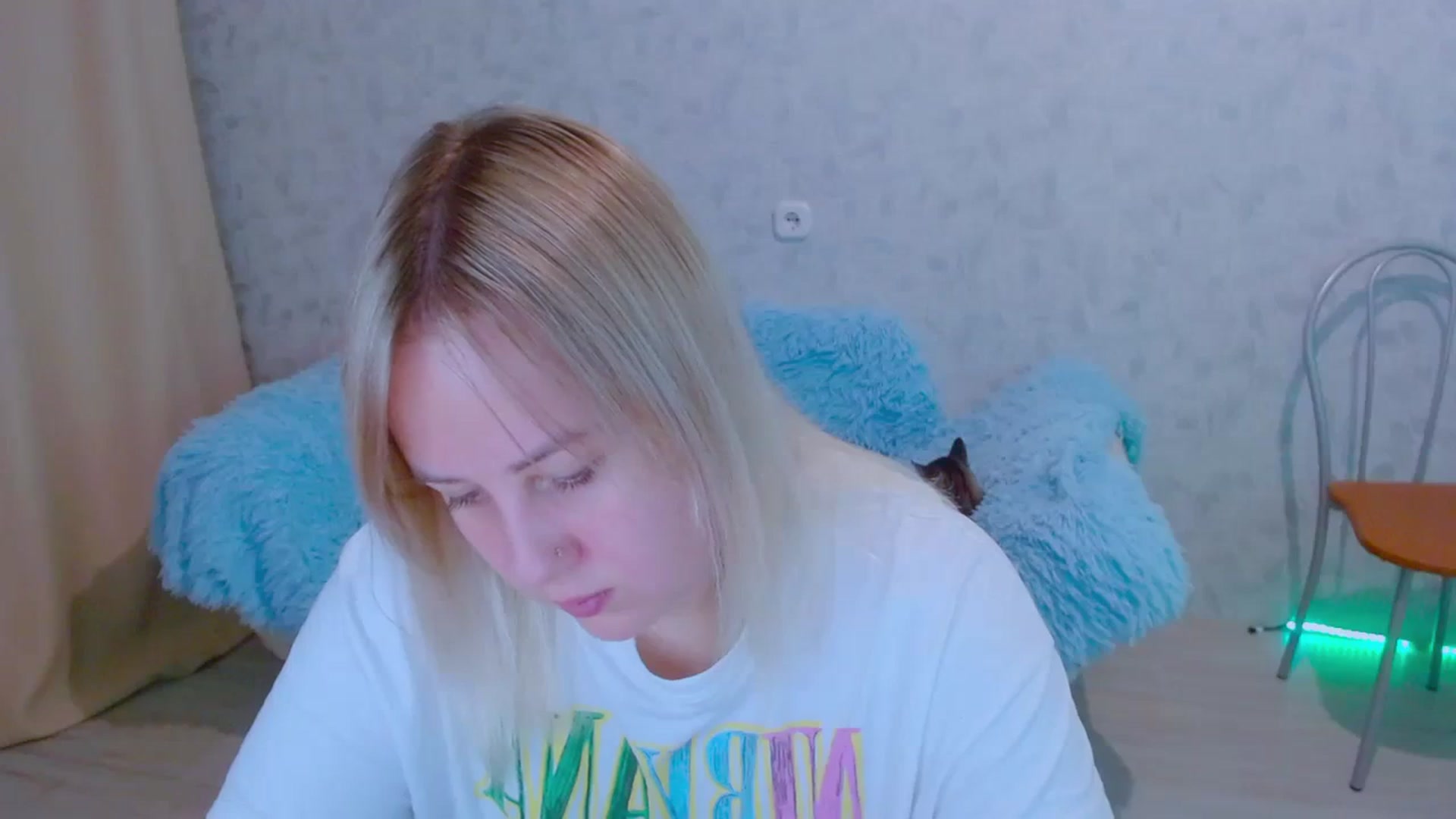 Gallery image thumbnail from Your_heart00's myfreecams stream on, 09/24/2023, 16:11 image 19 of 20