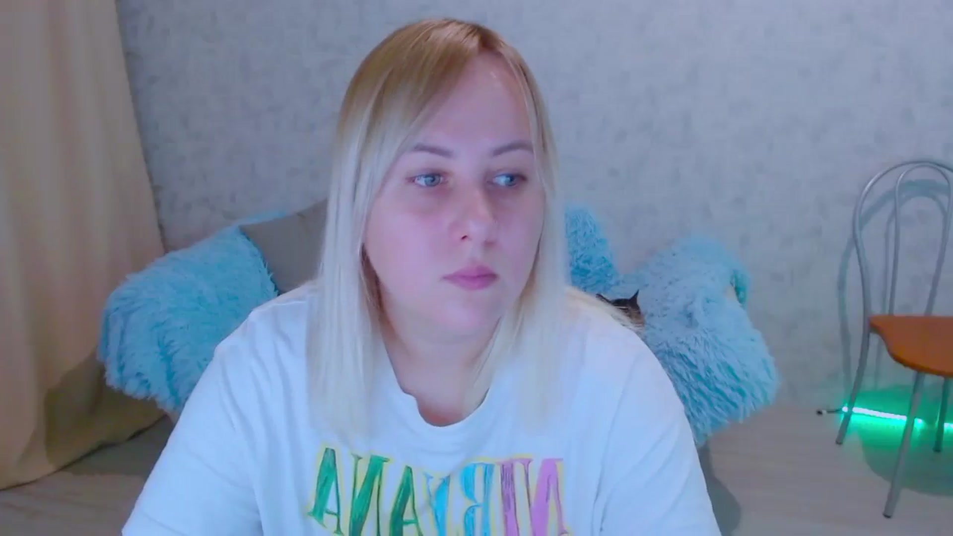 Gallery image thumbnail from Your_heart00's myfreecams stream on, 09/24/2023, 16:11 image 11 of 20