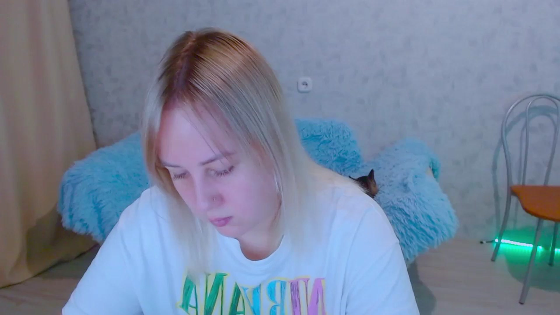 Gallery image thumbnail from Your_heart00's myfreecams stream on, 09/24/2023, 16:11 image 15 of 20