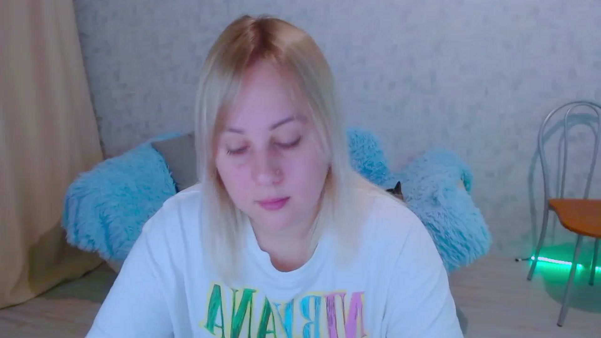 Gallery image thumbnail from Your_heart00's myfreecams stream on, 09/24/2023, 16:11 image 16 of 20