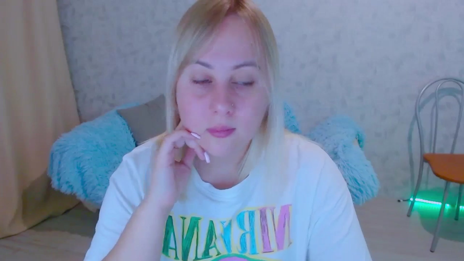 Gallery image thumbnail from Your_heart00's myfreecams stream on, 09/24/2023, 16:11 image 4 of 20