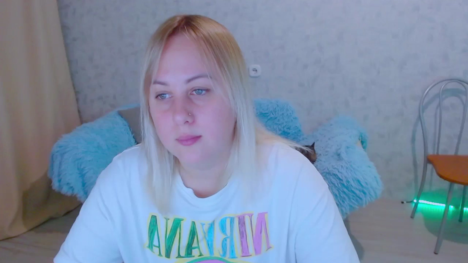 Gallery image thumbnail from Your_heart00's myfreecams stream on, 09/24/2023, 16:11 image 3 of 20