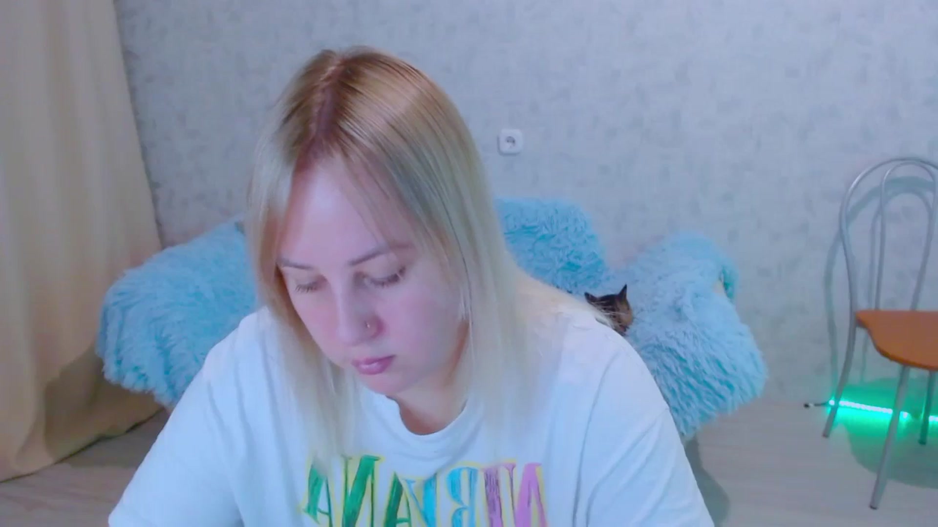 Gallery image thumbnail from Your_heart00's myfreecams stream on, 09/24/2023, 16:11 image 13 of 20