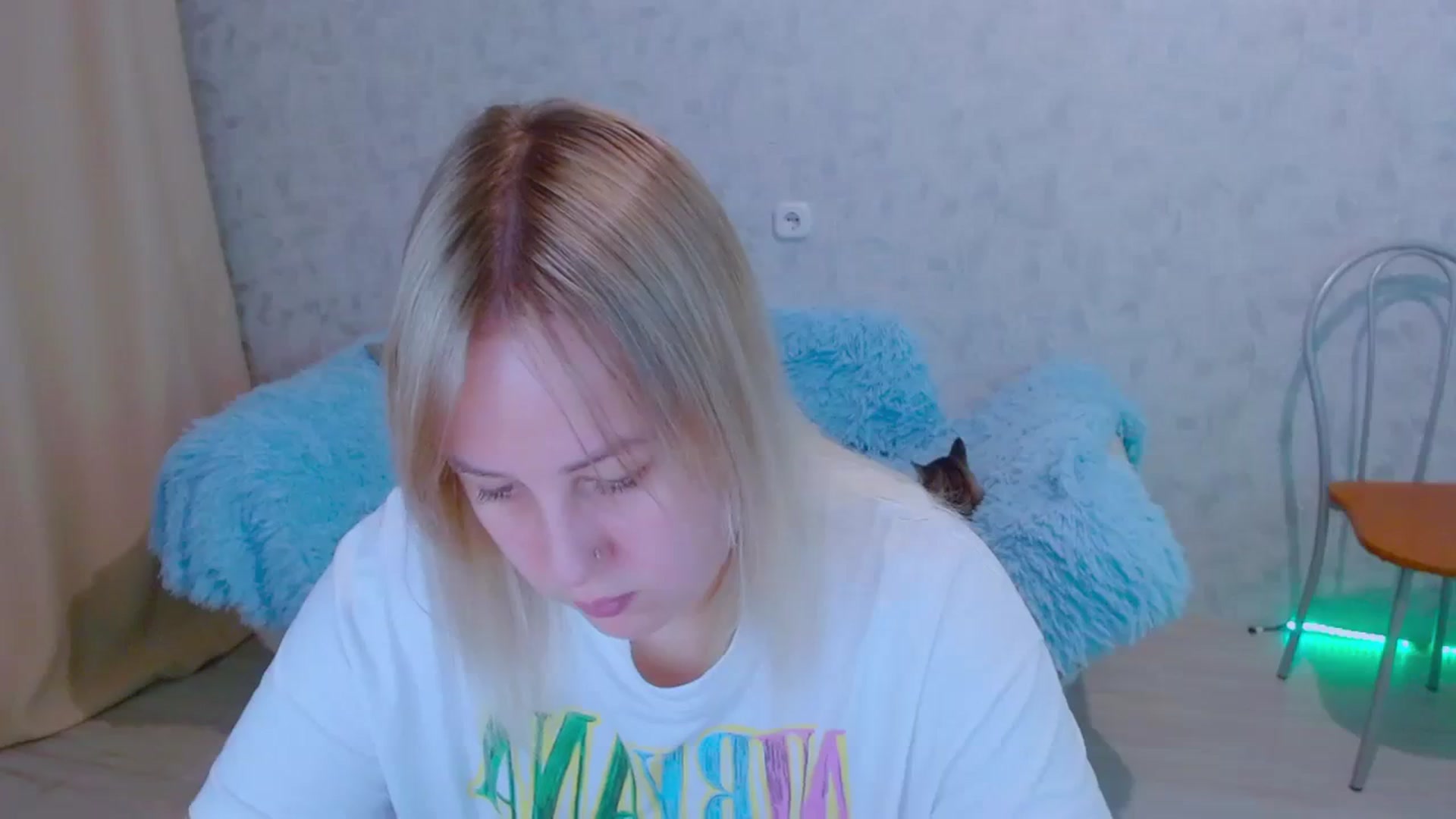 Gallery image thumbnail from Your_heart00's myfreecams stream on, 09/24/2023, 16:11 image 20 of 20