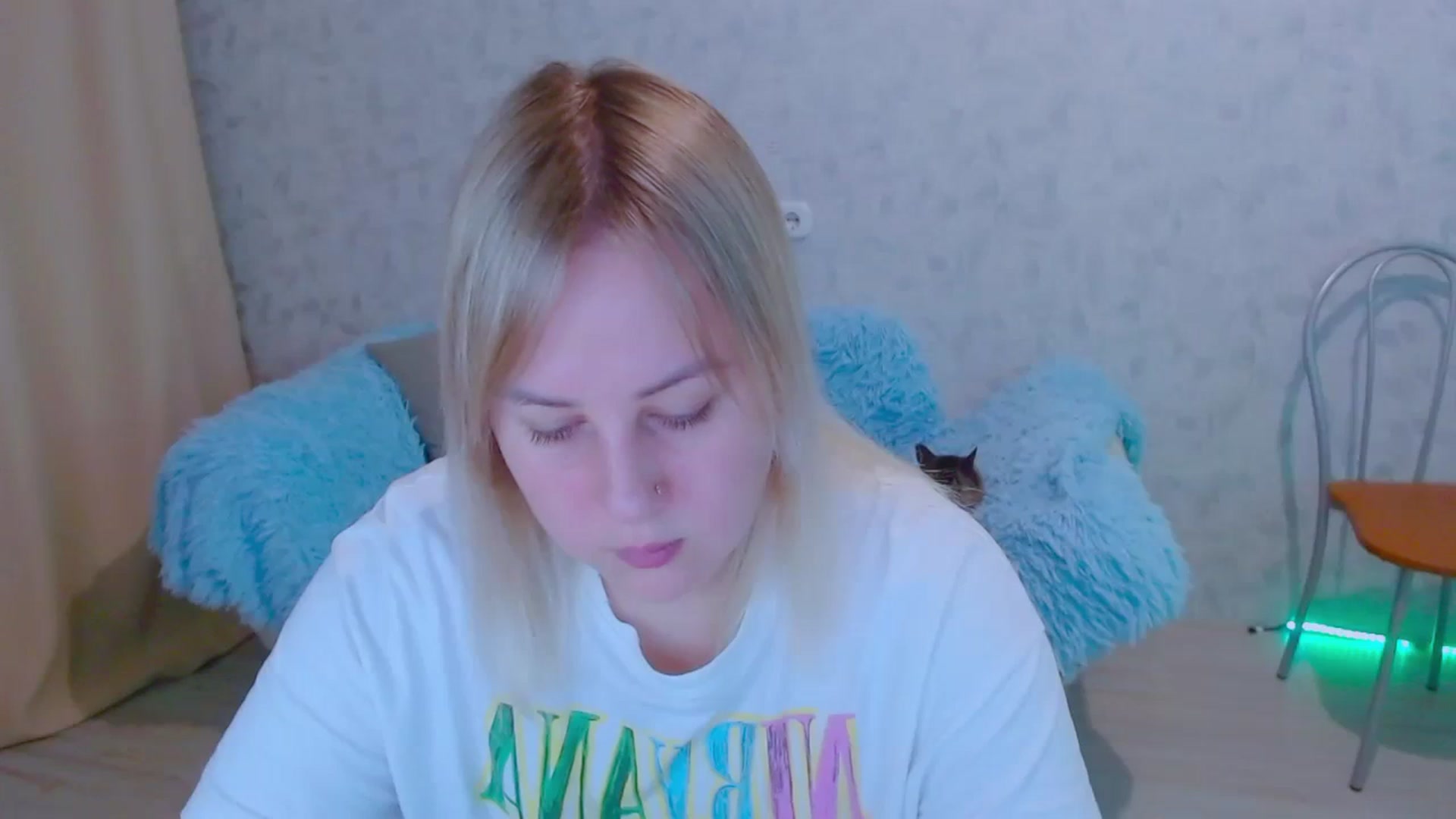 Gallery image thumbnail from Your_heart00's myfreecams stream on, 09/24/2023, 16:11 image 10 of 20