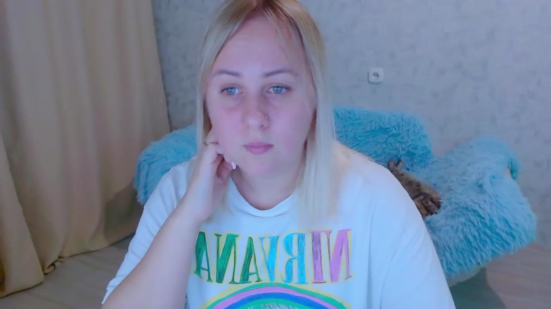 Gallery image thumbnail from Your_heart00's myfreecams stream on, 09/24/2023, 17:22 image 19 of 20