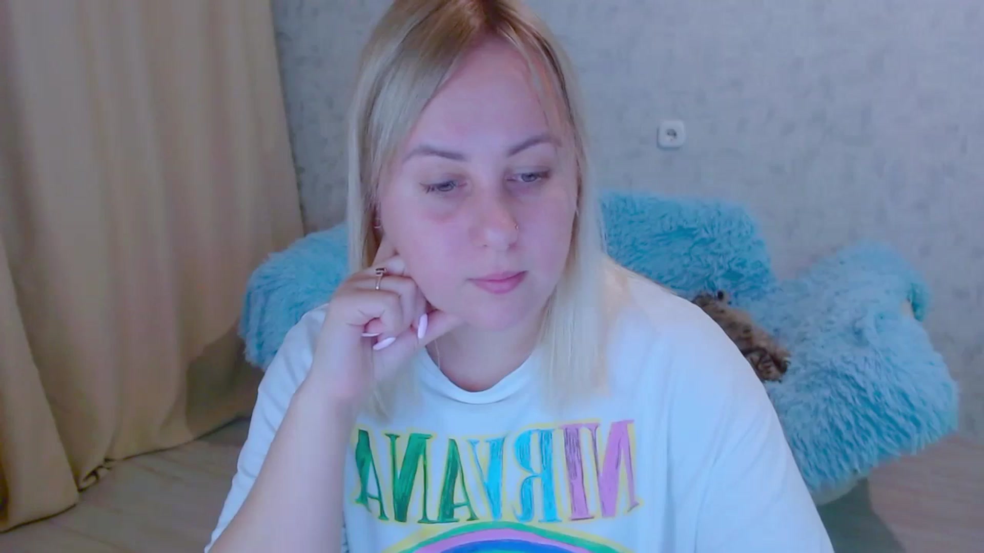 Gallery image thumbnail from Your_heart00's myfreecams stream on, 09/24/2023, 17:22 image 20 of 20