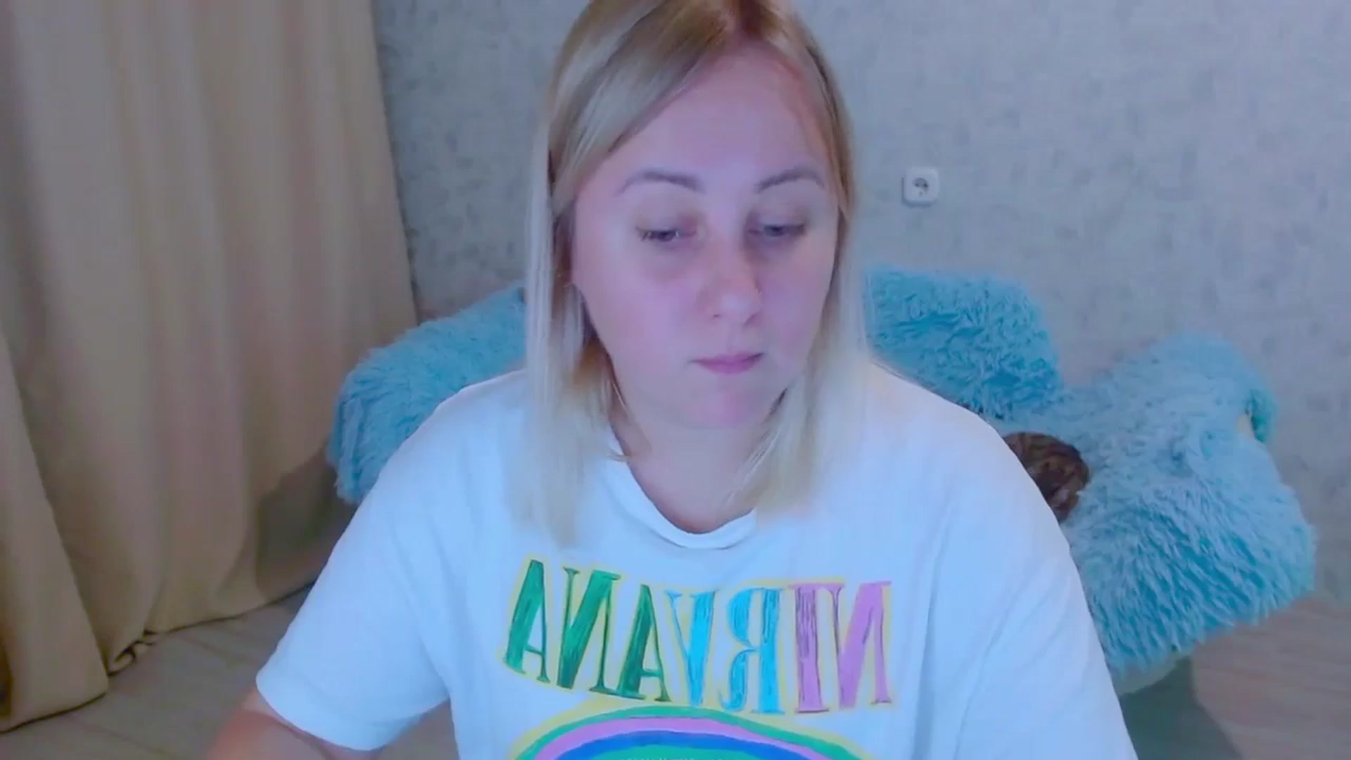 Gallery image thumbnail from Your_heart00's myfreecams stream on, 09/24/2023, 17:22 image 2 of 20