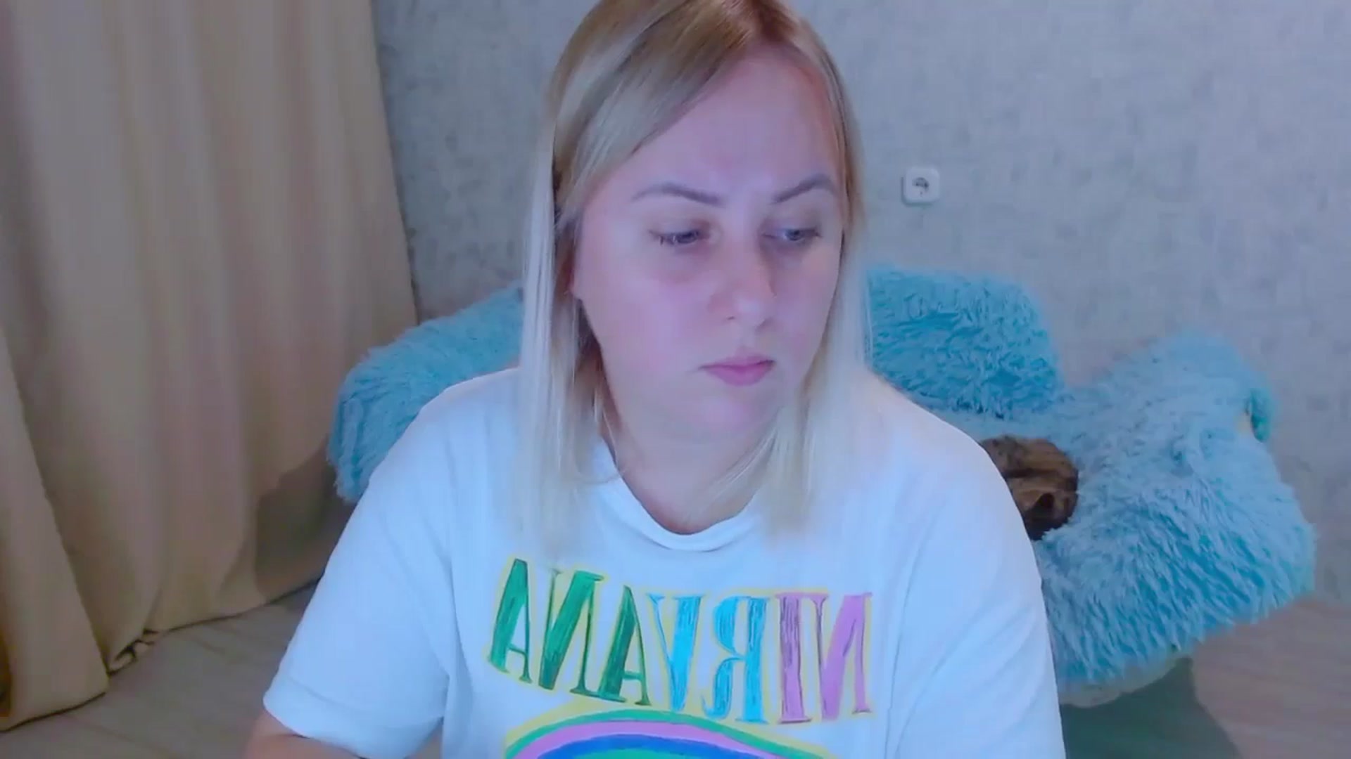 Gallery image thumbnail from Your_heart00's myfreecams stream on, 09/24/2023, 17:22 image 4 of 20