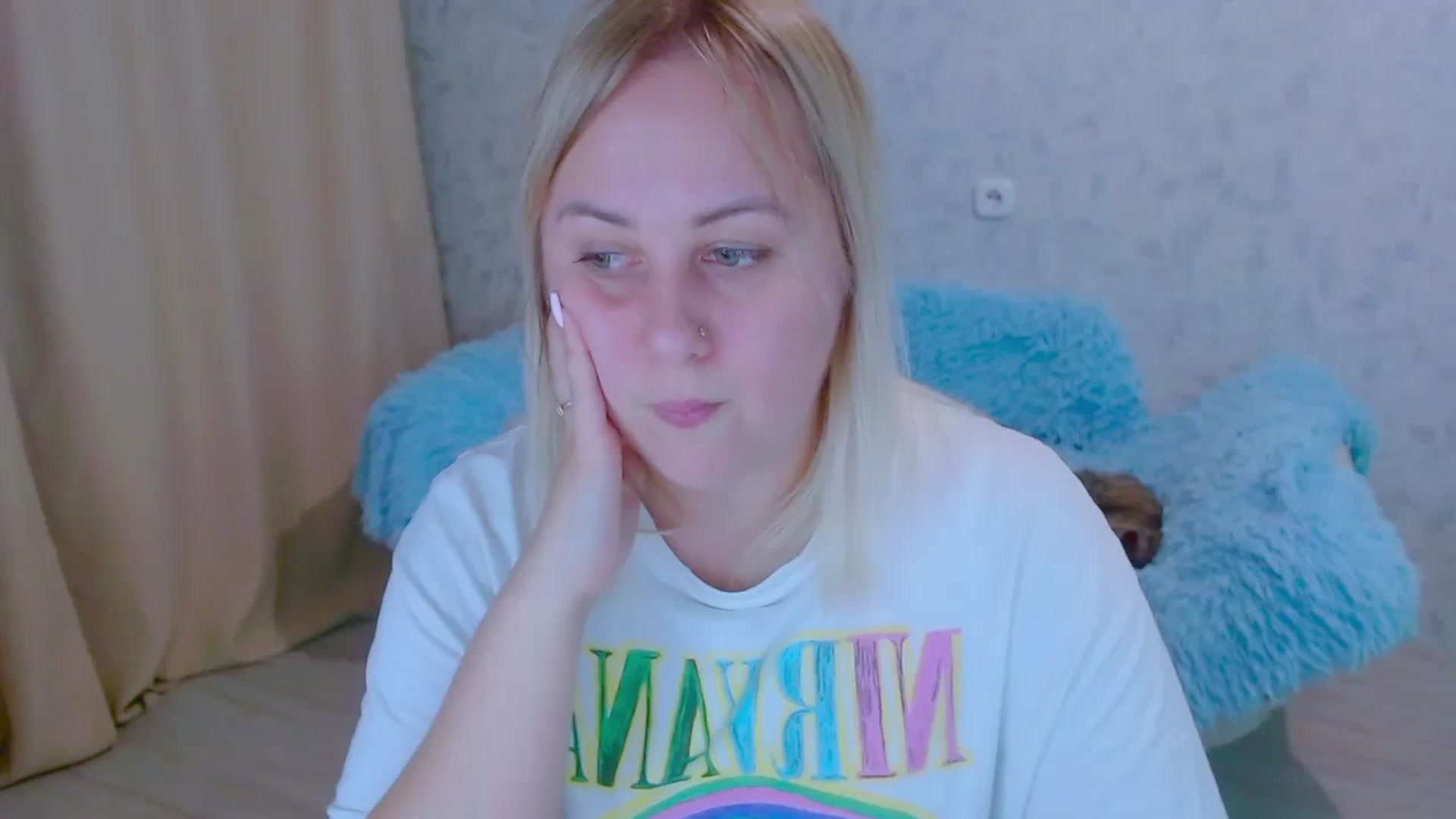 Gallery image thumbnail from Your_heart00's myfreecams stream on, 09/24/2023, 17:22 image 6 of 20