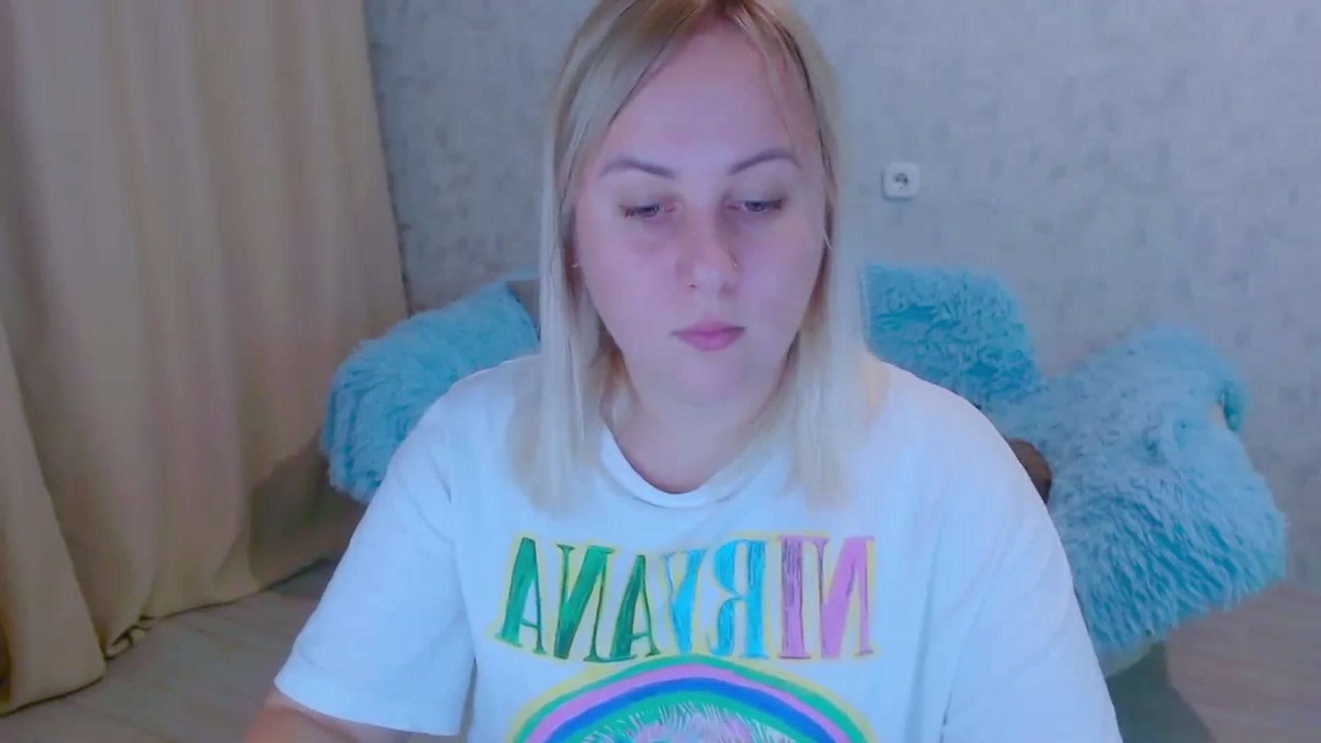 Gallery image thumbnail from Your_heart00's myfreecams stream on, 09/24/2023, 17:22 image 11 of 20