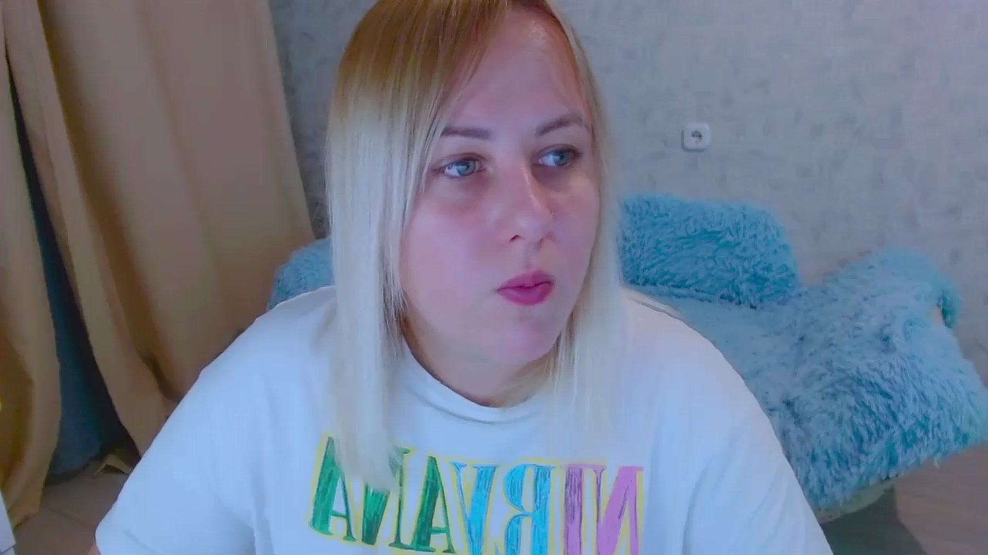 Gallery image thumbnail from Your_heart00's myfreecams stream on, 09/24/2023, 18:32 image 11 of 20