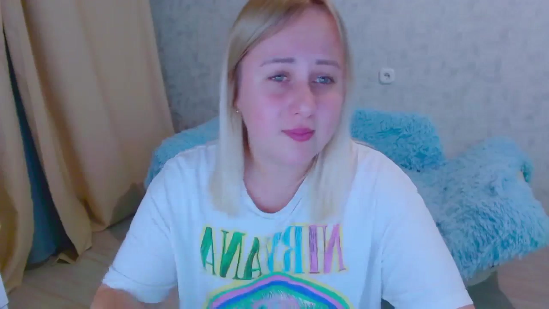 Gallery image thumbnail from Your_heart00's myfreecams stream on, 09/24/2023, 18:32 image 18 of 20