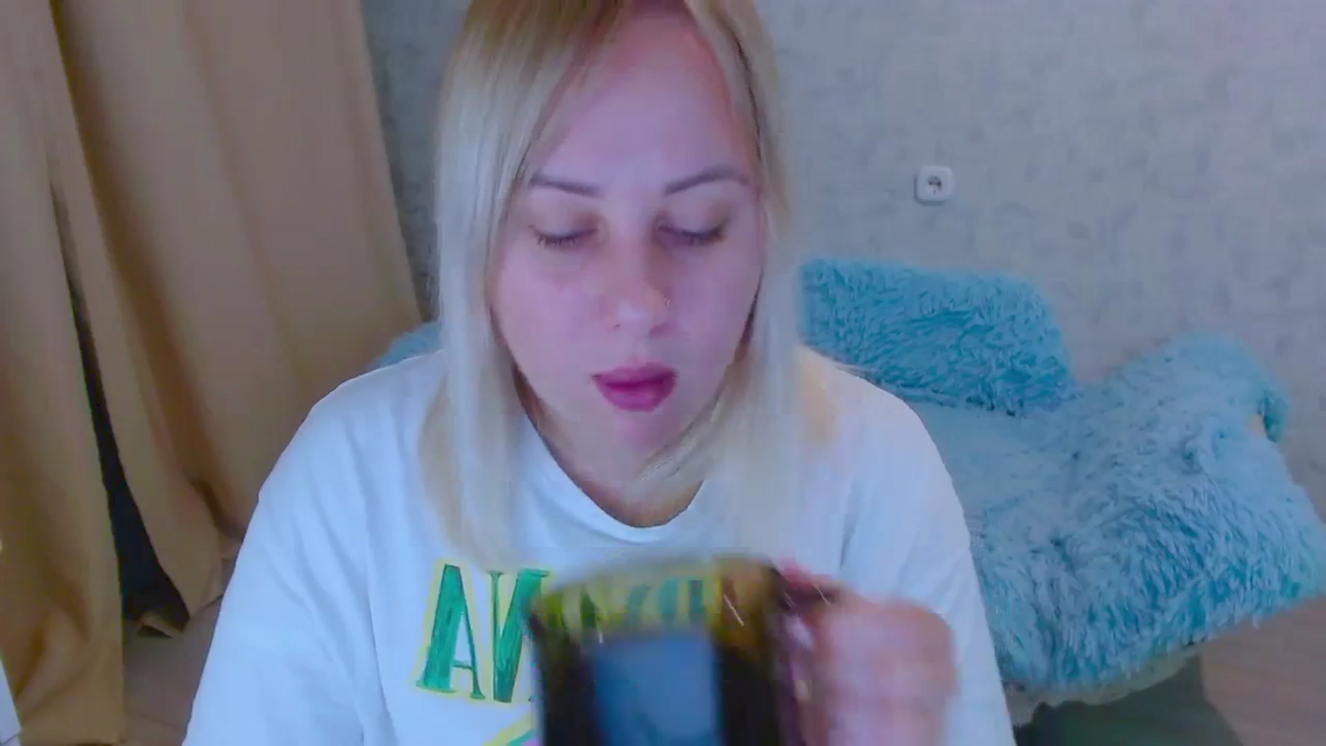 Gallery image thumbnail from Your_heart00's myfreecams stream on, 09/24/2023, 18:32 image 5 of 20