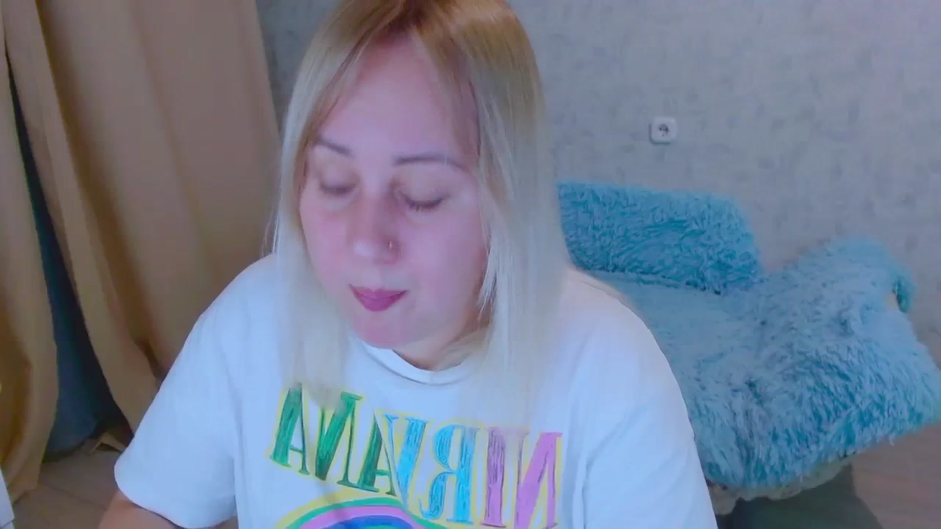 Gallery image thumbnail from Your_heart00's myfreecams stream on, 09/24/2023, 18:32 image 10 of 20
