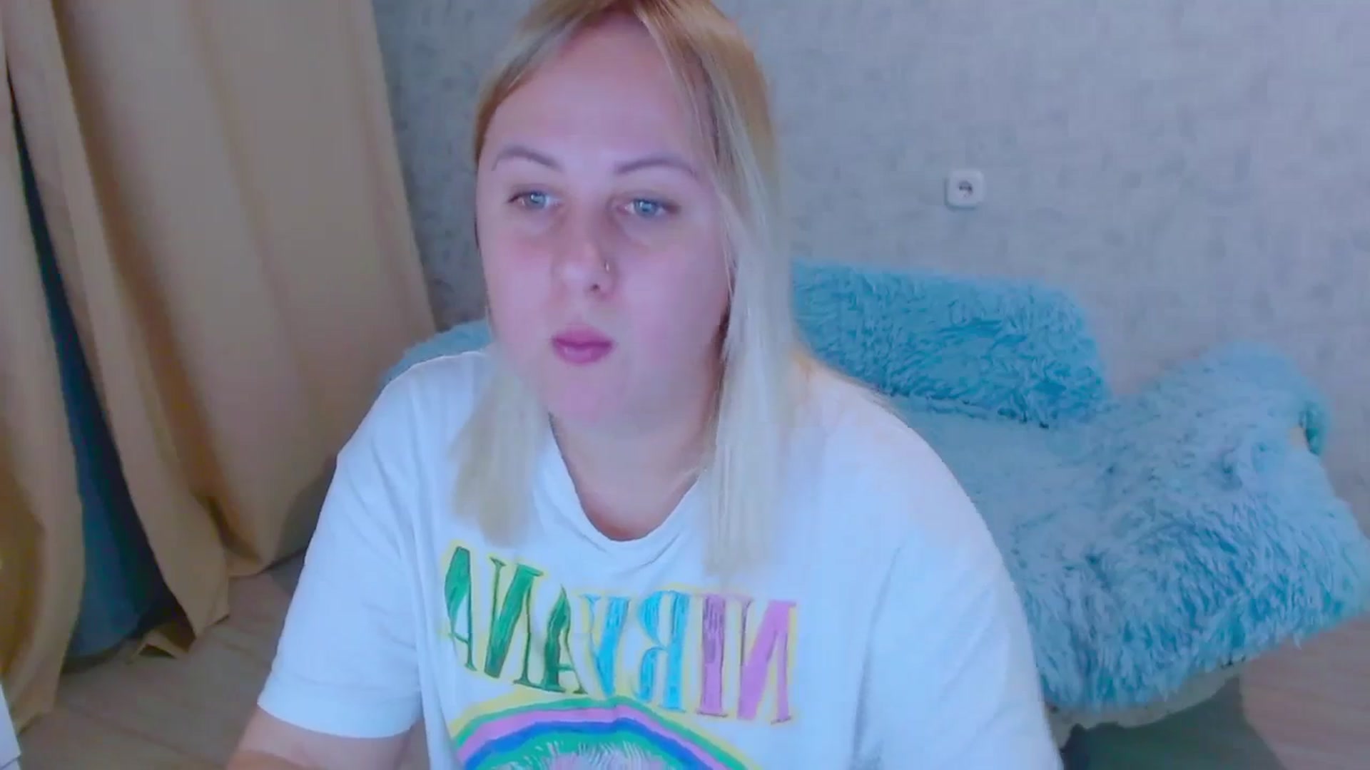 Gallery image thumbnail from Your_heart00's myfreecams stream on, 09/24/2023, 18:32 image 13 of 20
