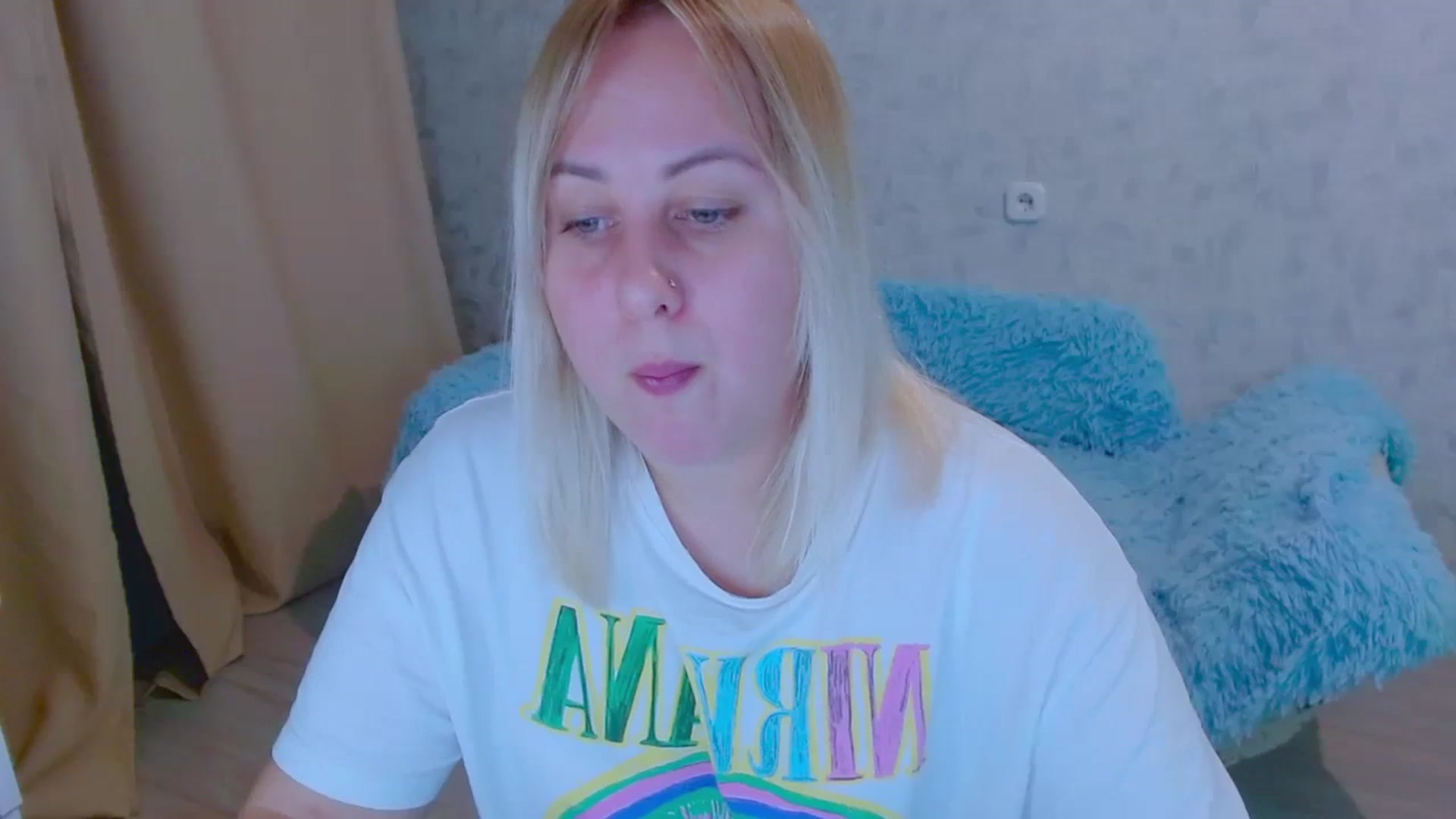 Gallery image thumbnail from Your_heart00's myfreecams stream on, 09/24/2023, 18:32 image 2 of 20