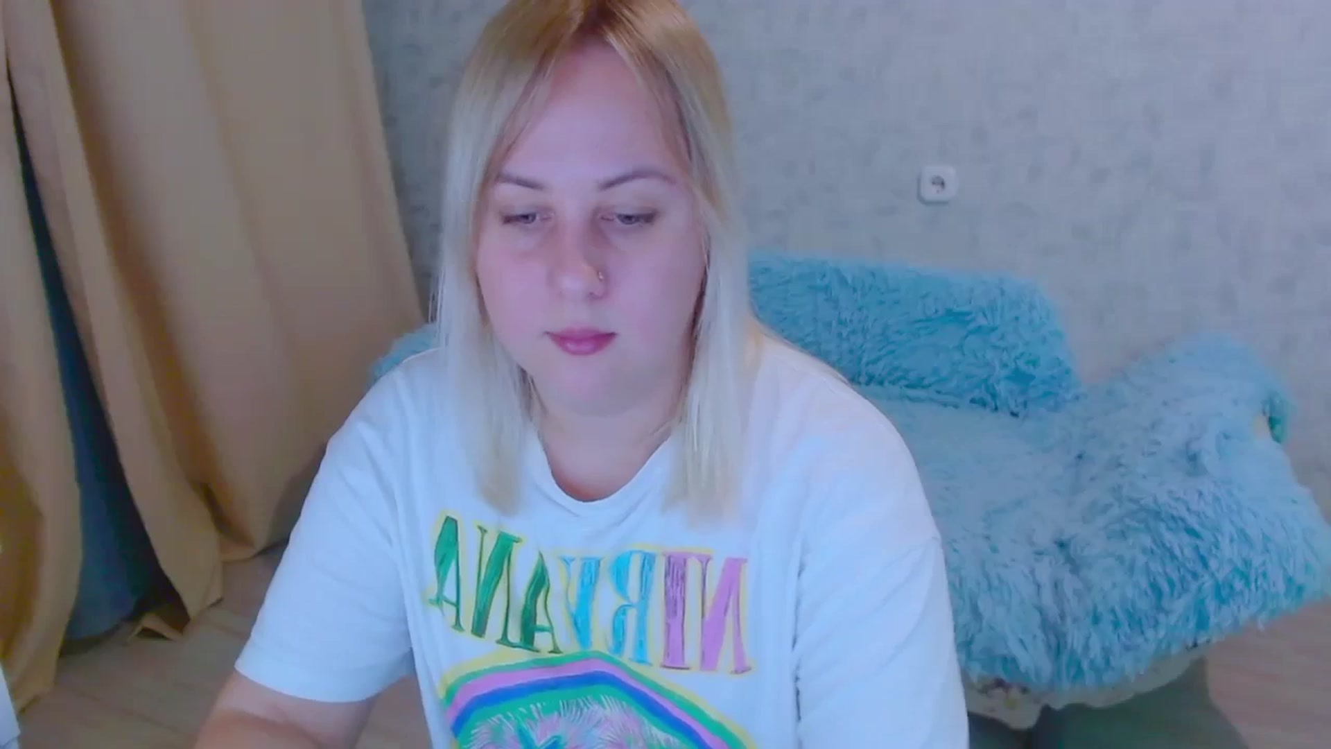 Gallery image thumbnail from Your_heart00's myfreecams stream on, 09/24/2023, 18:32 image 12 of 20
