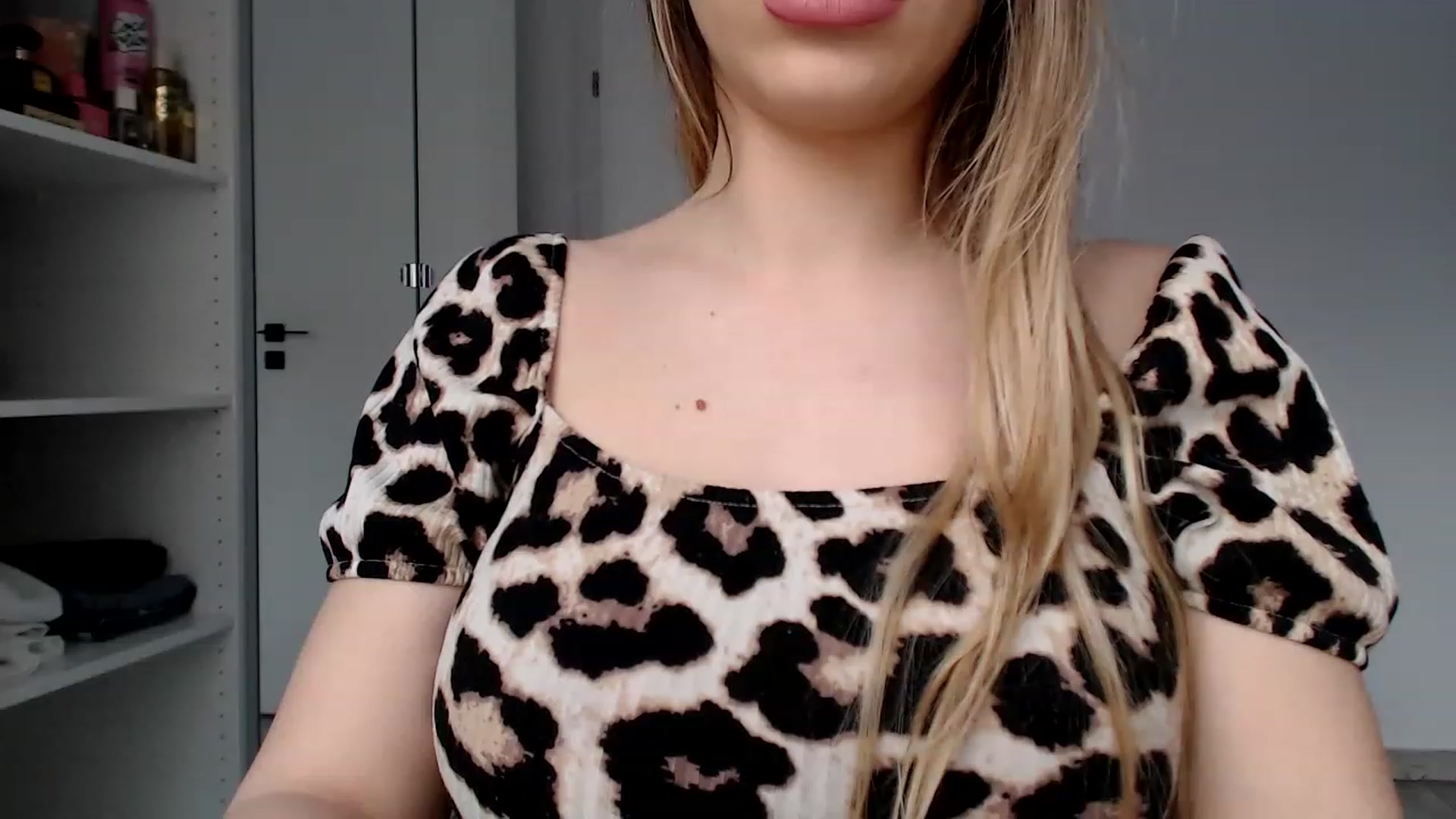 Gallery image thumbnail from Yourbabyyy96's myfreecams stream on, 12/11/2022, 13:11 image 6 of 20