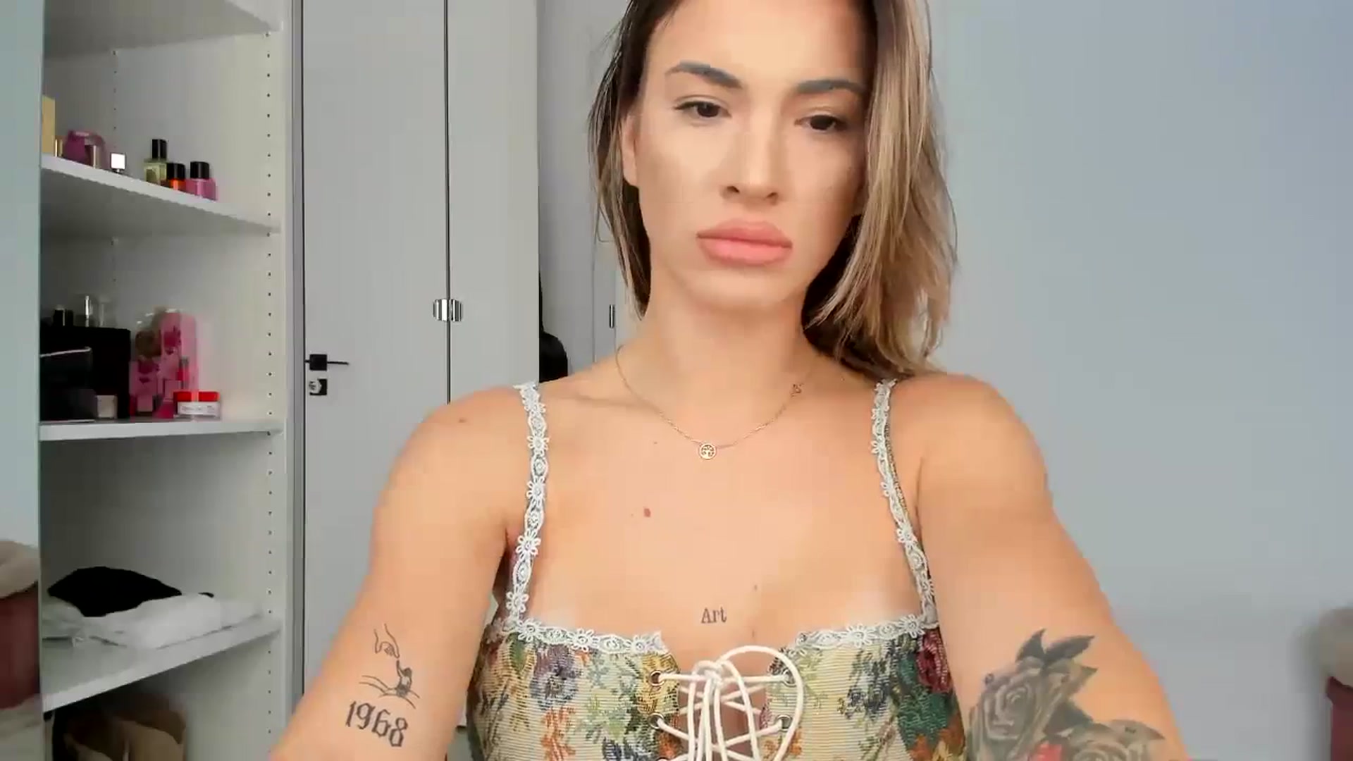 Gallery image thumbnail from Yourbabyyy96's myfreecams stream on, 10/17/2023, 12:33 image 7 of 20