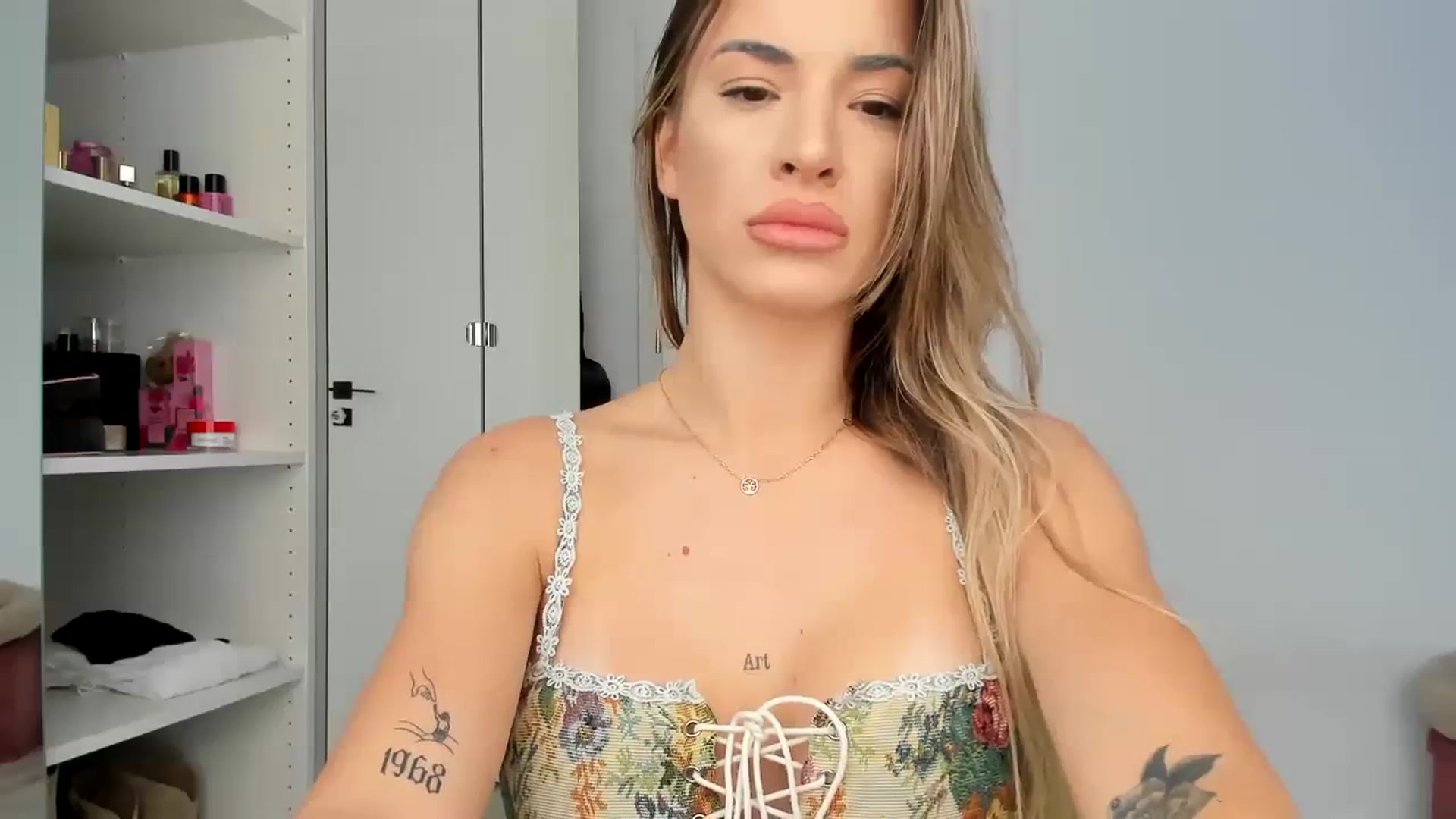 Gallery image thumbnail from Yourbabyyy96's myfreecams stream on, 10/17/2023, 12:33 image 6 of 20