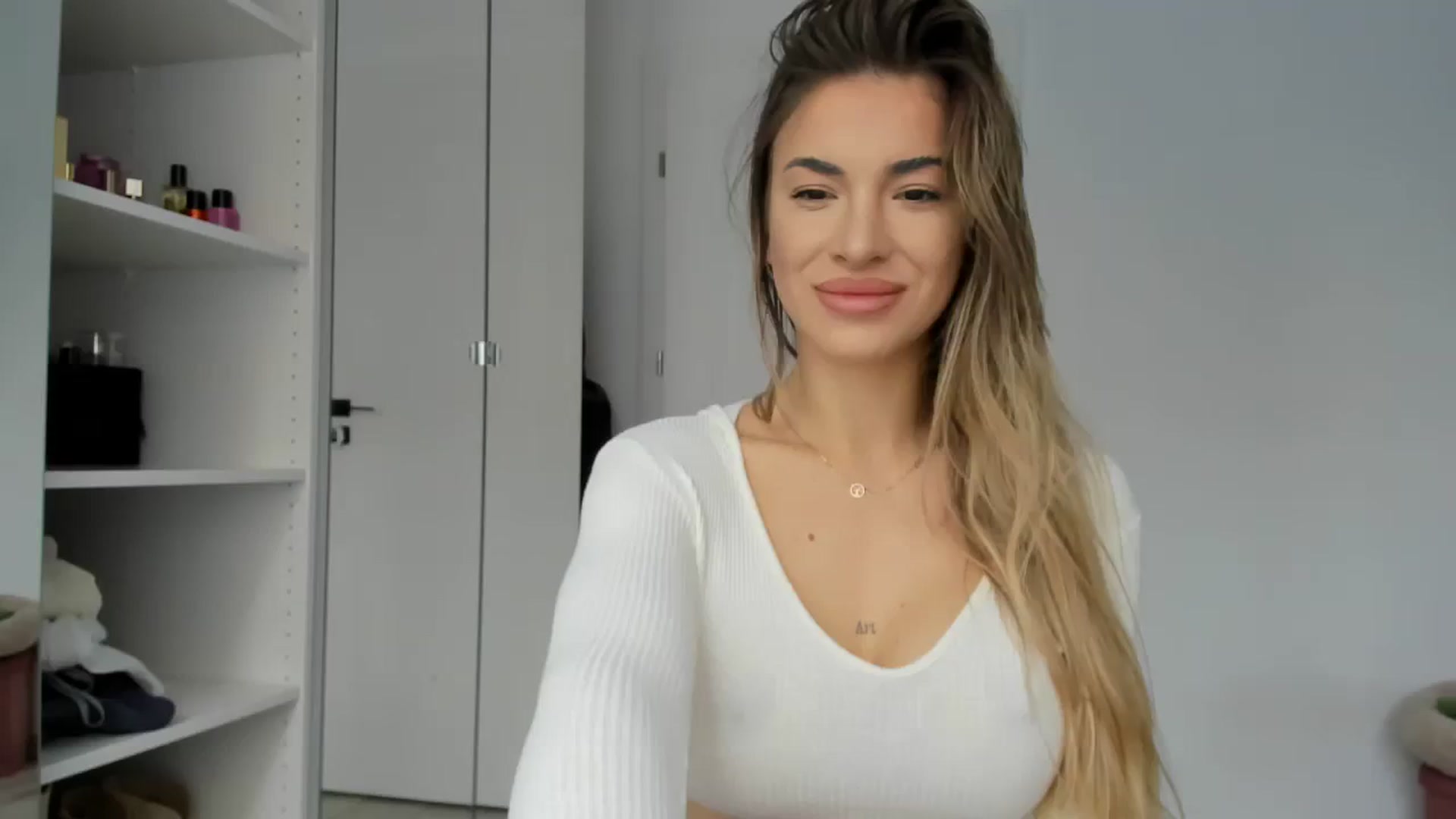 Gallery image thumbnail from Yourbabyyy96's myfreecams stream on, 10/18/2023, 07:57 image 6 of 20