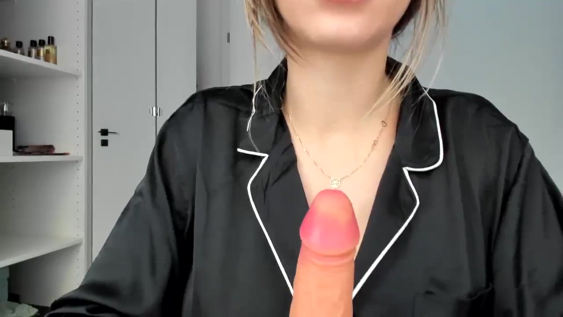 Gallery image thumbnail from Yourbabyyy96's myfreecams stream on, 11/17/2023, 13:42 image 19 of 20