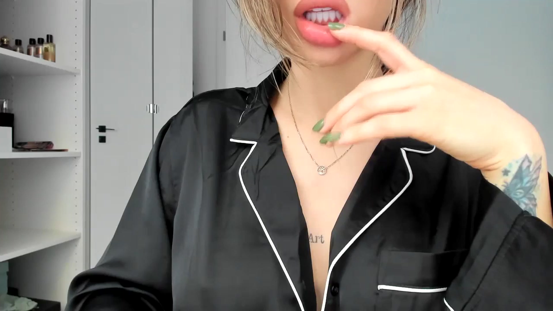 Gallery image thumbnail from Yourbabyyy96's myfreecams stream on, 11/17/2023, 13:42 image 18 of 20