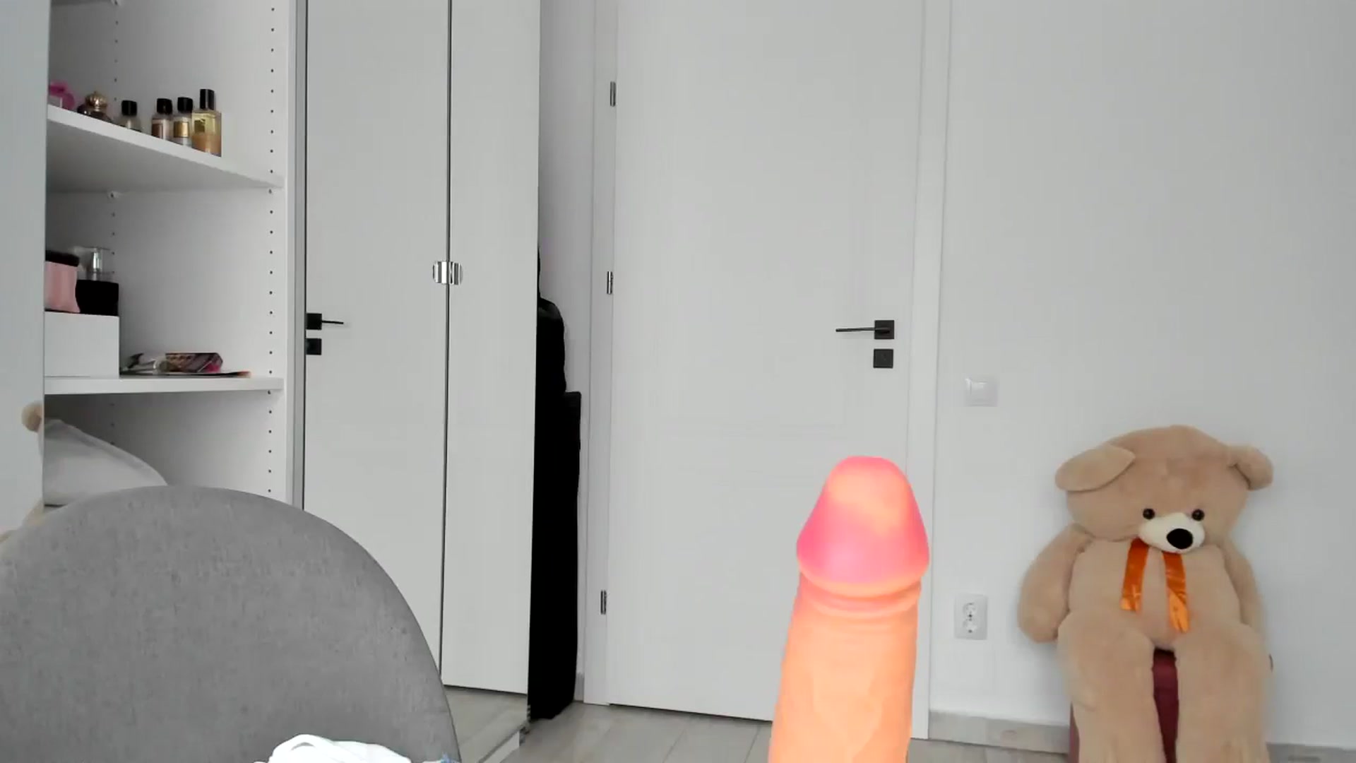 Gallery image thumbnail from Yourbabyyy96's myfreecams stream on, 11/21/2023, 12:27 image 16 of 20