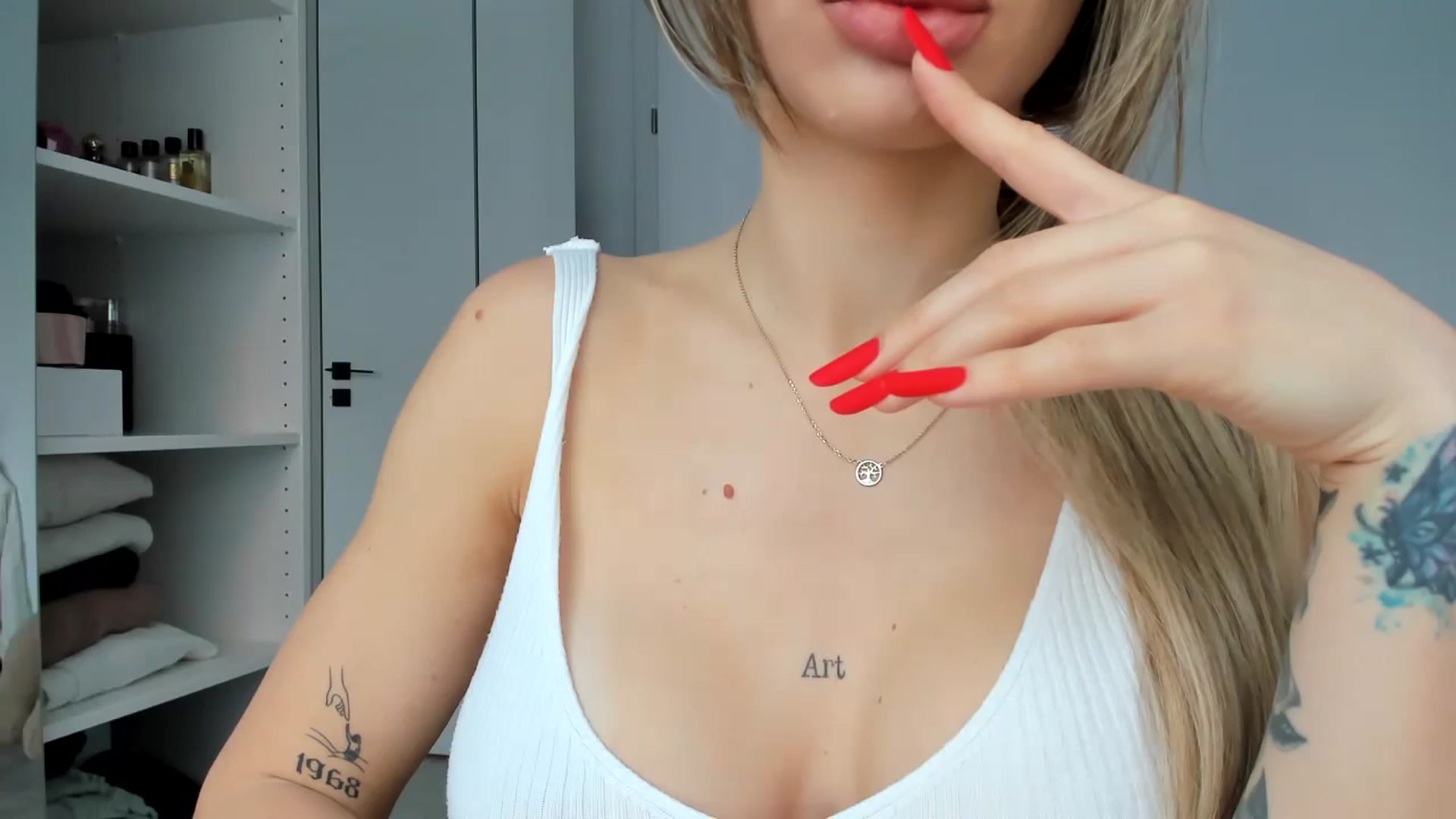 Gallery image thumbnail from Yourbabyyy96's myfreecams stream on, 12/06/2023, 13:44 image 5 of 20