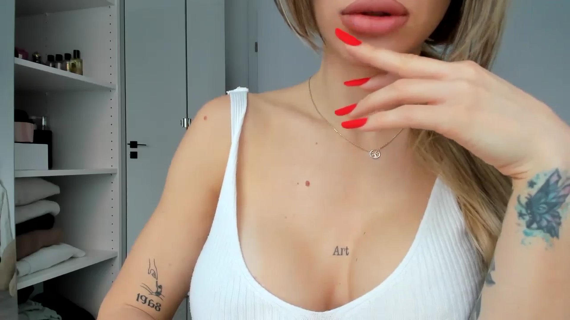 Gallery image thumbnail from Yourbabyyy96's myfreecams stream on, 12/06/2023, 13:44 image 3 of 20