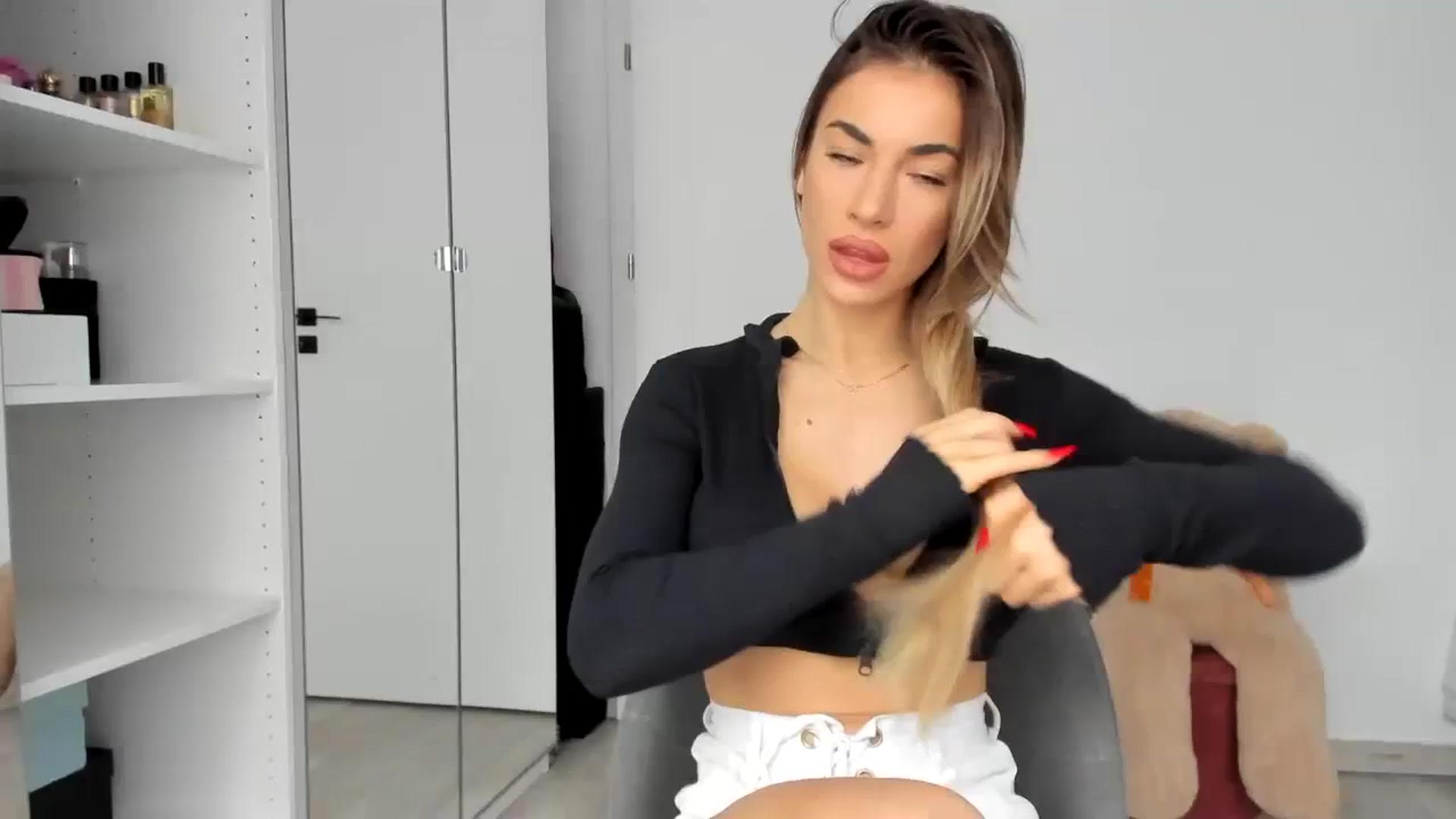Gallery image thumbnail from Yourbabyyy96's myfreecams stream on, 12/08/2023, 11:49 image 7 of 20