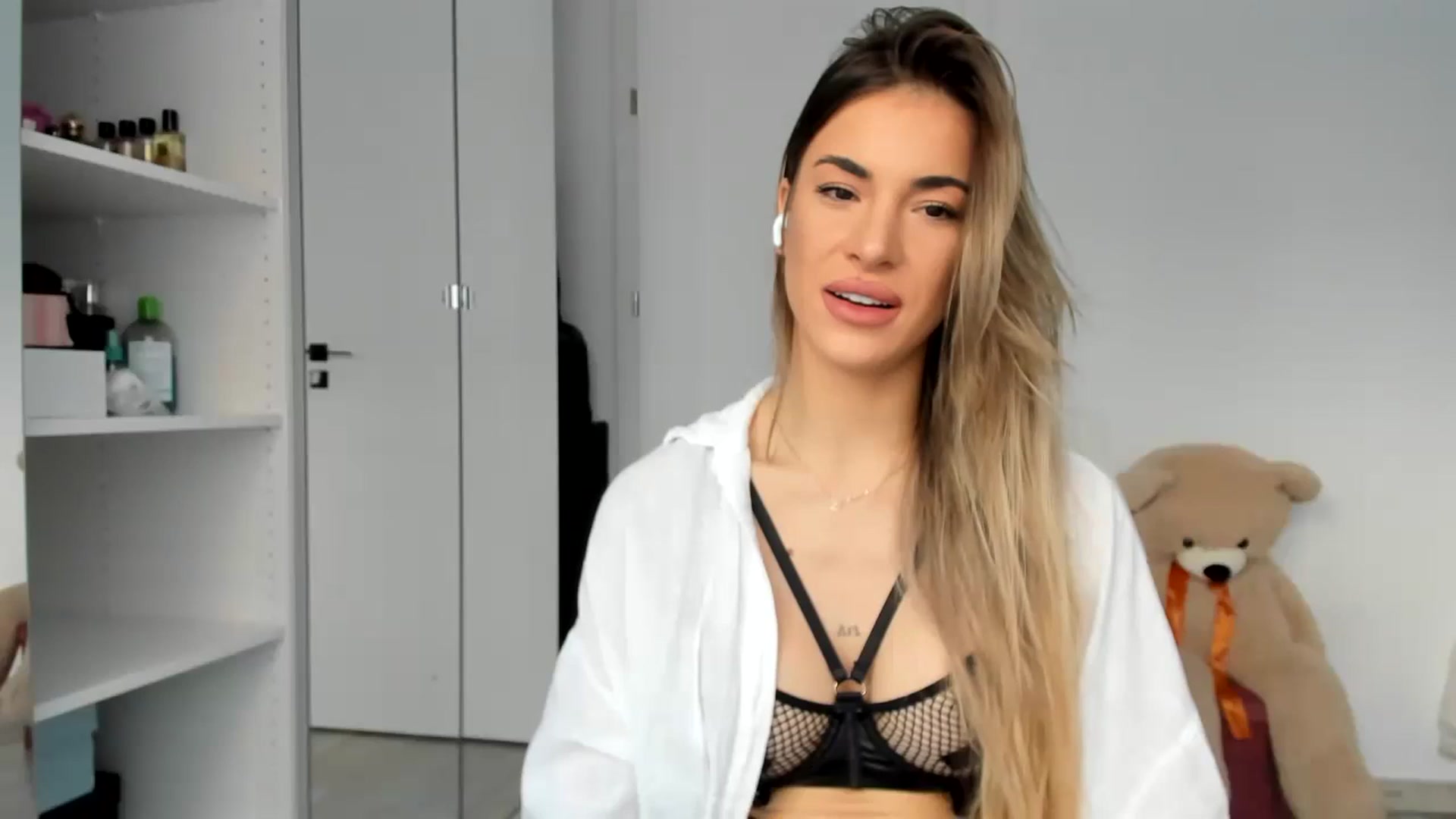 Gallery image thumbnail from Yourbabyyy96's myfreecams stream on, 12/11/2023, 13:17 image 17 of 20