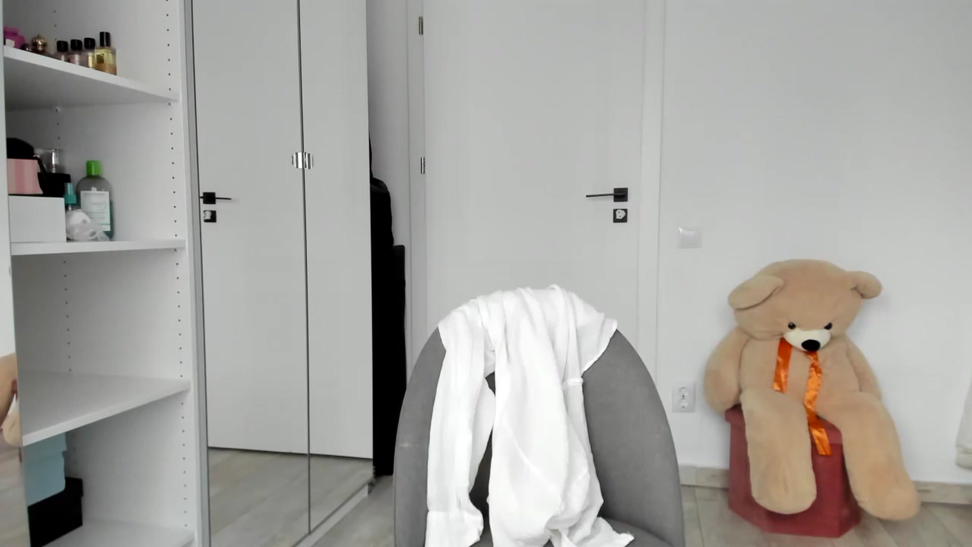 Gallery image thumbnail from Yourbabyyy96's myfreecams stream on, 12/11/2023, 14:07 image 5 of 20