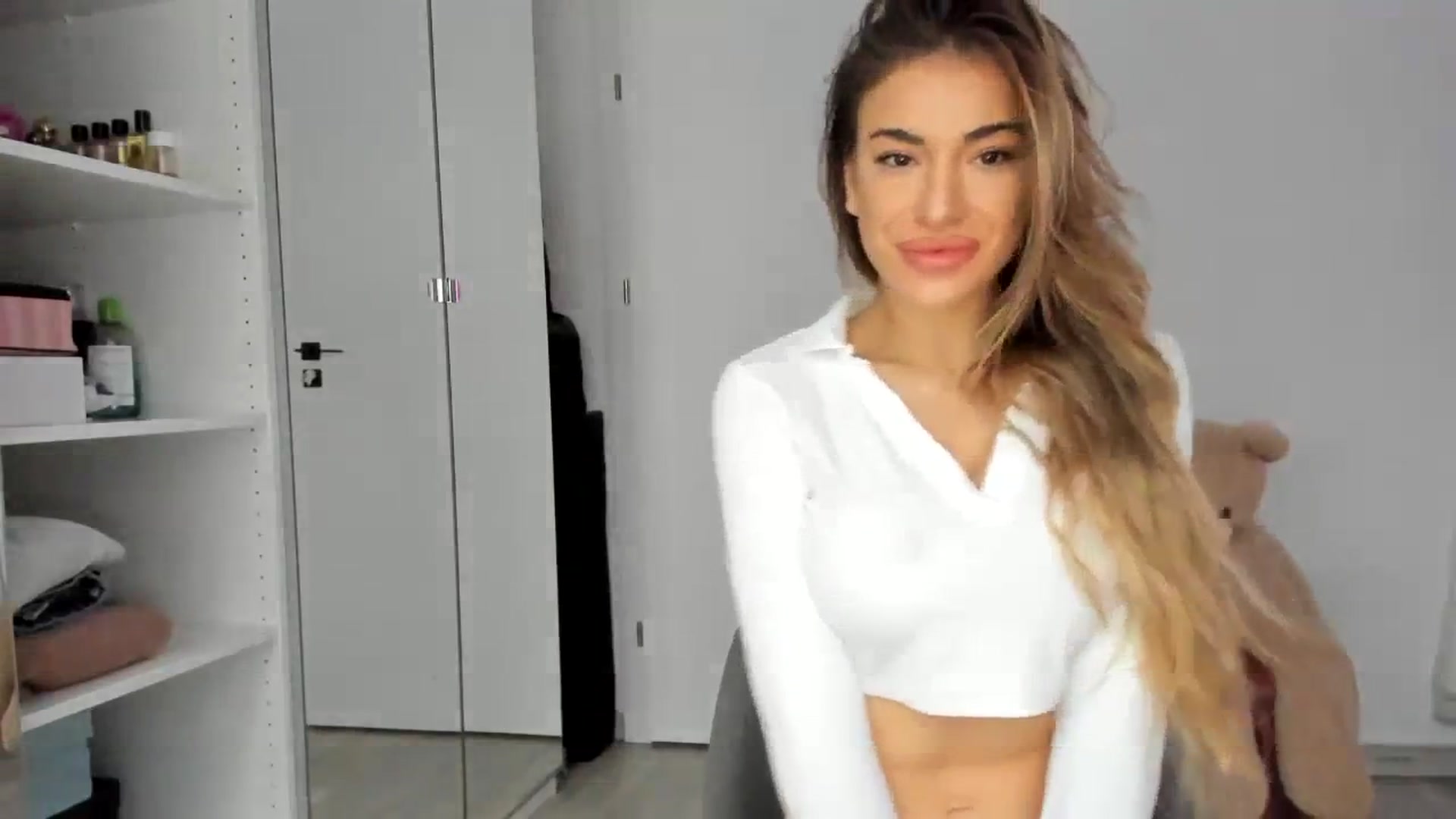 Gallery image thumbnail from Yourbabyyy96's myfreecams stream on, 12/14/2023, 14:00 image 12 of 20