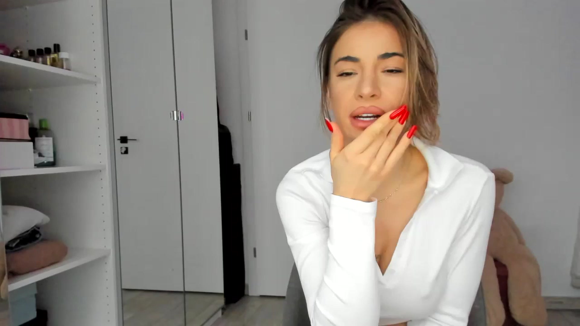 Gallery image thumbnail from Yourbabyyy96's myfreecams stream on, 12/14/2023, 14:00 image 15 of 20