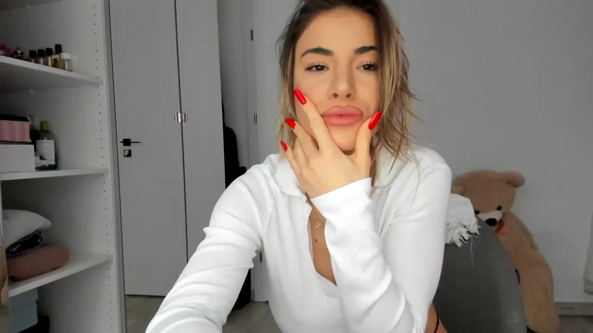 Gallery image thumbnail from Yourbabyyy96's myfreecams stream on, 12/14/2023, 14:00 image 11 of 20