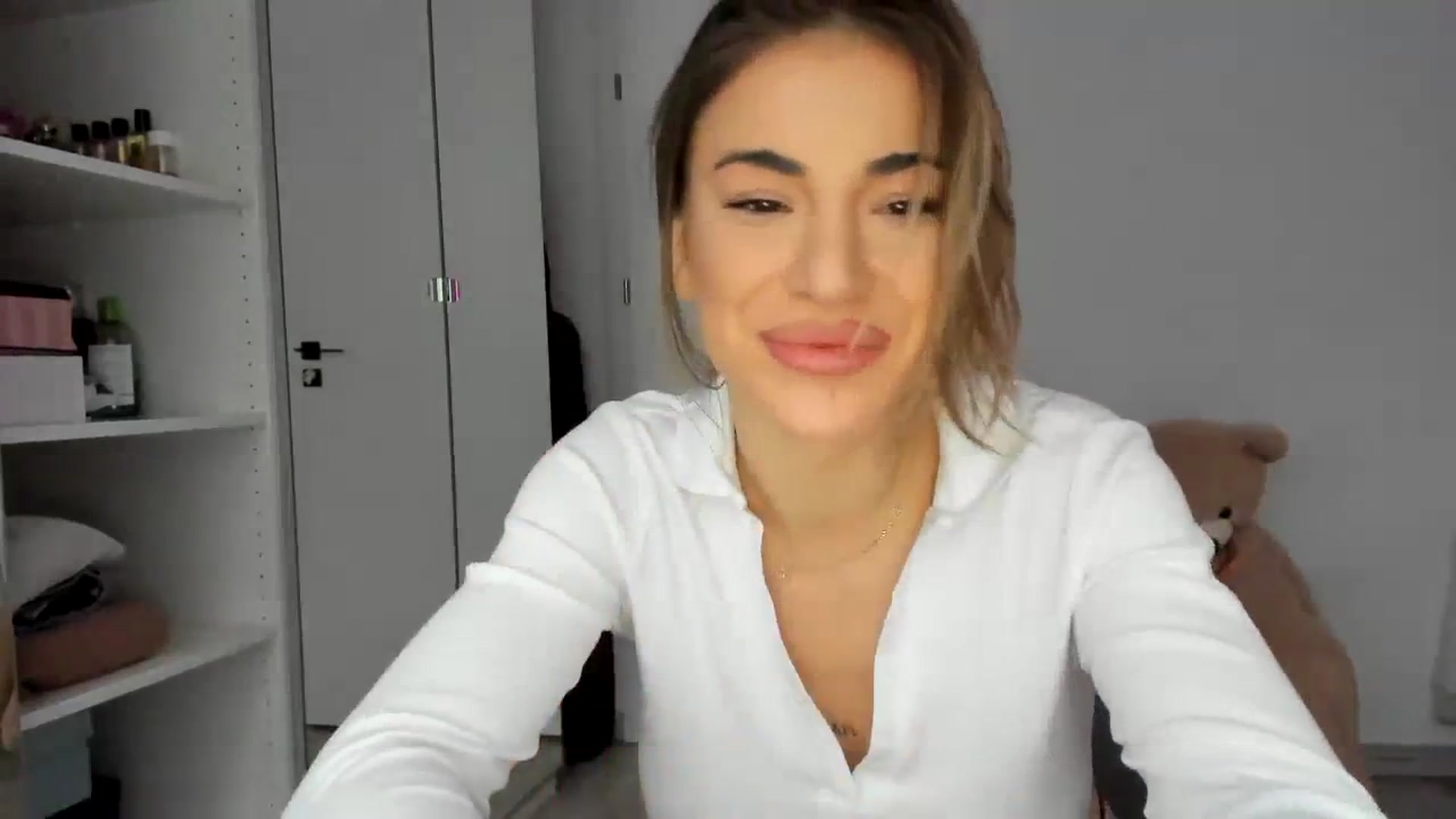 Gallery image thumbnail from Yourbabyyy96's myfreecams stream on, 12/14/2023, 14:00 image 16 of 20