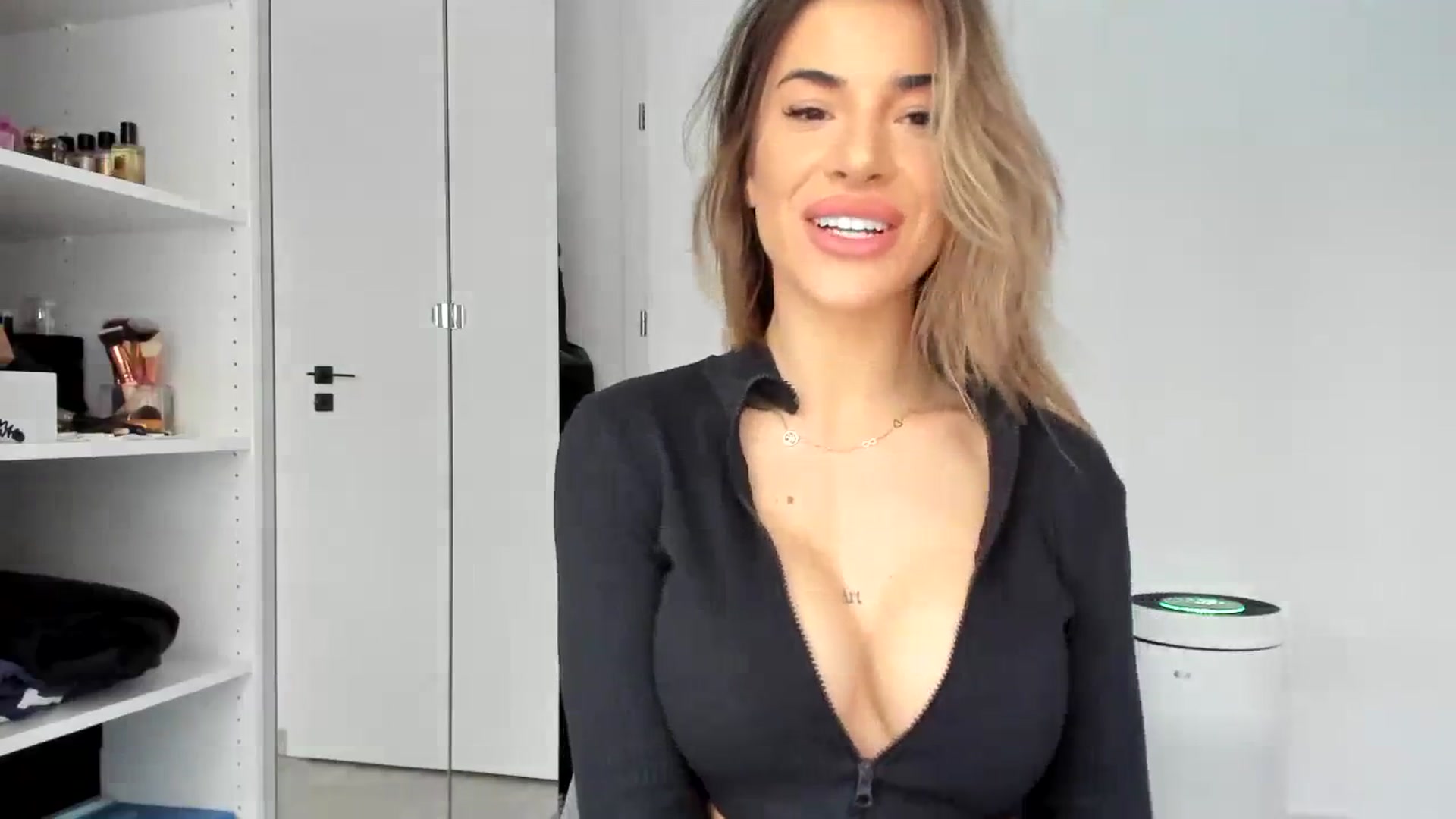Gallery image thumbnail from Yourbabyyy96's myfreecams stream on, 01/18/2024, 14:10 image 14 of 20