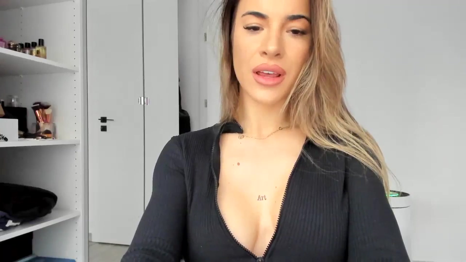 Gallery image thumbnail from Yourbabyyy96's myfreecams stream on, 01/18/2024, 14:10 image 18 of 20