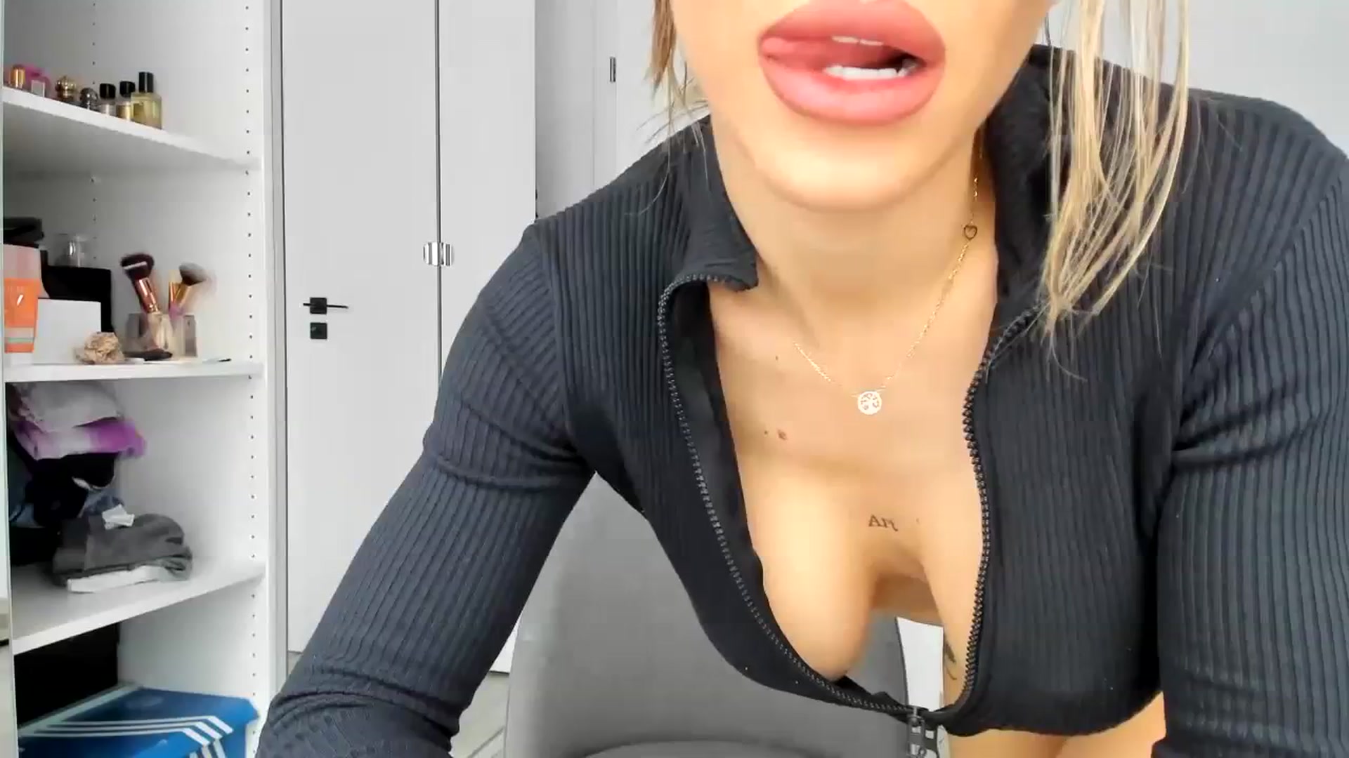 Gallery image thumbnail from Yourbabyyy96's myfreecams stream on, 01/24/2024, 12:34 image 1 of 20
