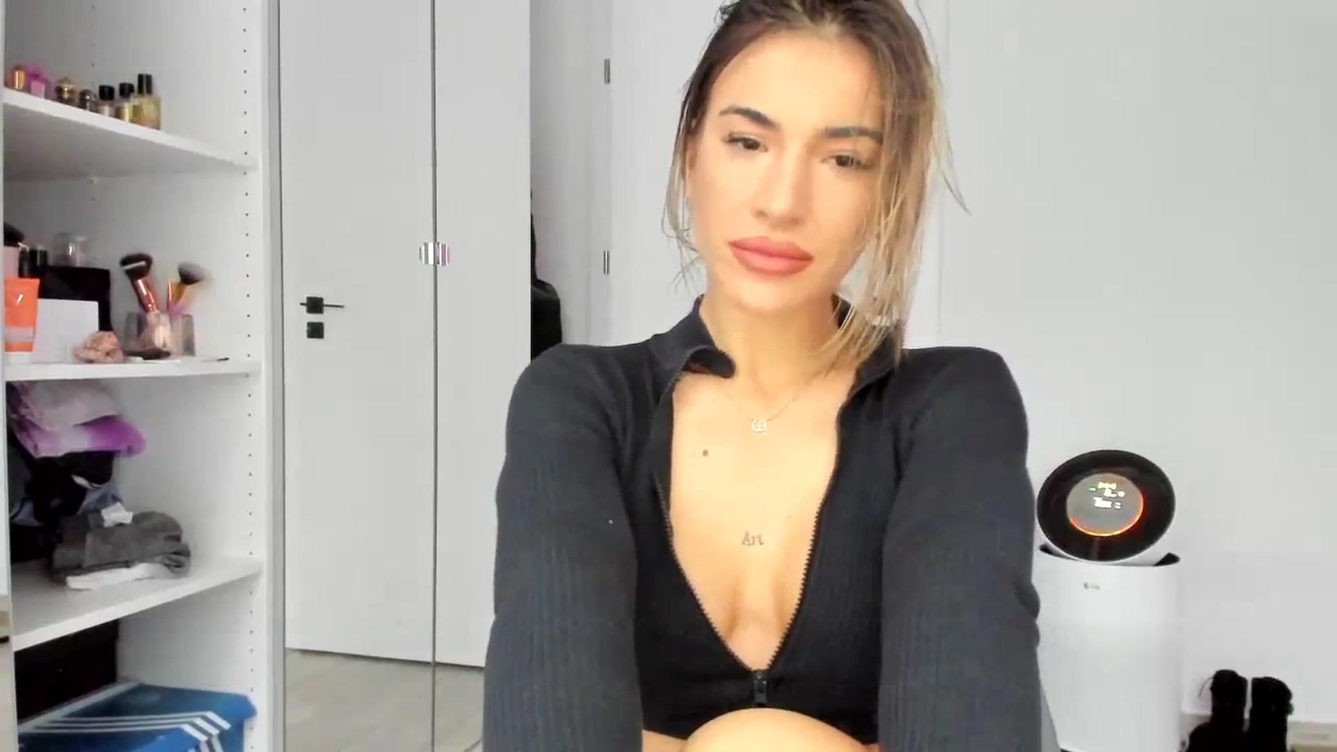 Gallery image thumbnail from Yourbabyyy96's myfreecams stream on, 01/24/2024, 14:15 image 15 of 20