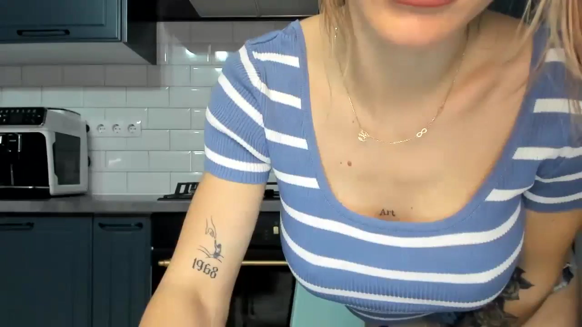 Gallery image thumbnail from Yourbabyyy96's myfreecams stream on, 02/03/2024, 23:05 image 16 of 20