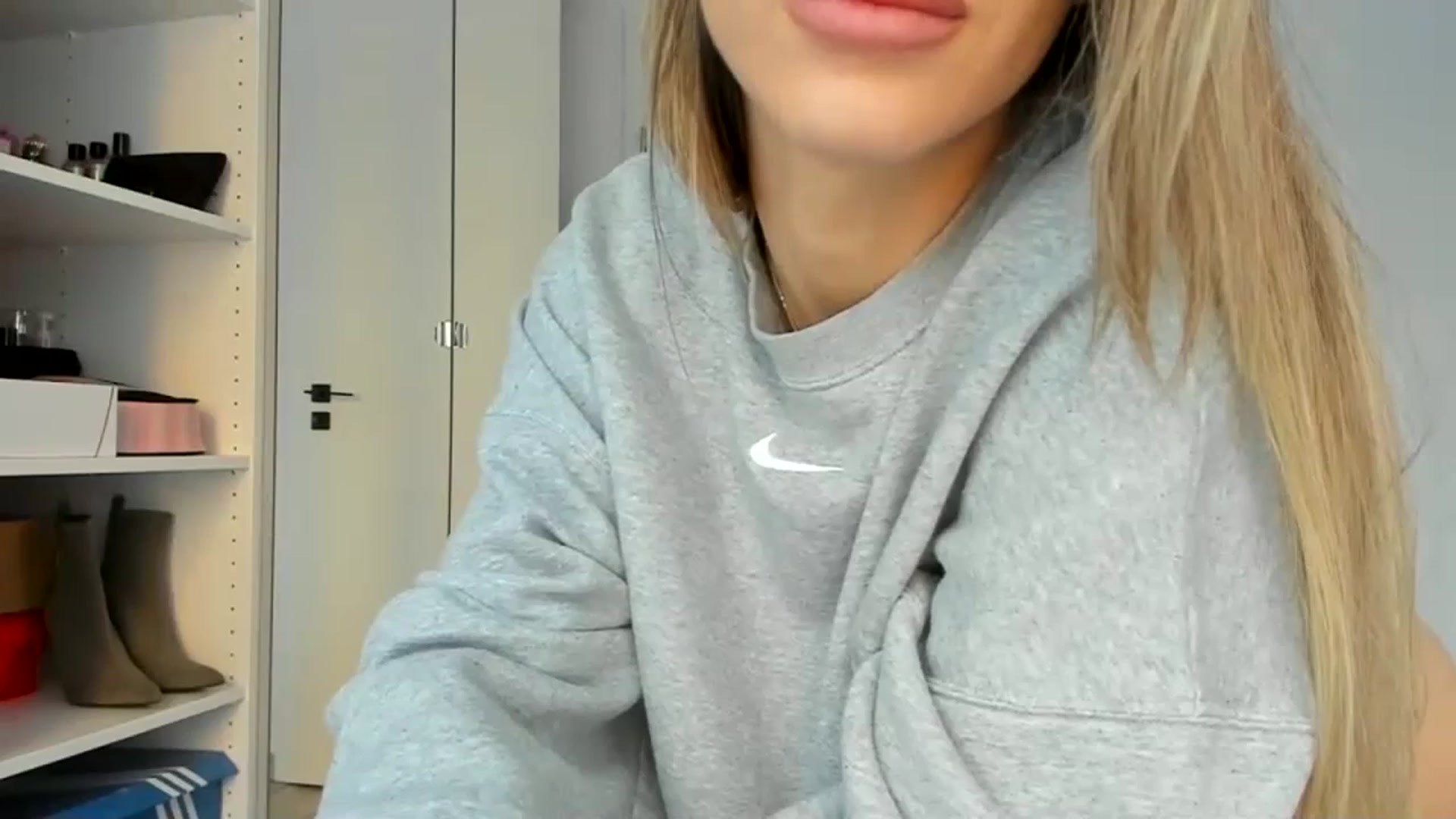 Gallery image thumbnail from Yourbabyyy96's myfreecams stream on, 02/07/2024, 14:56 image 11 of 20