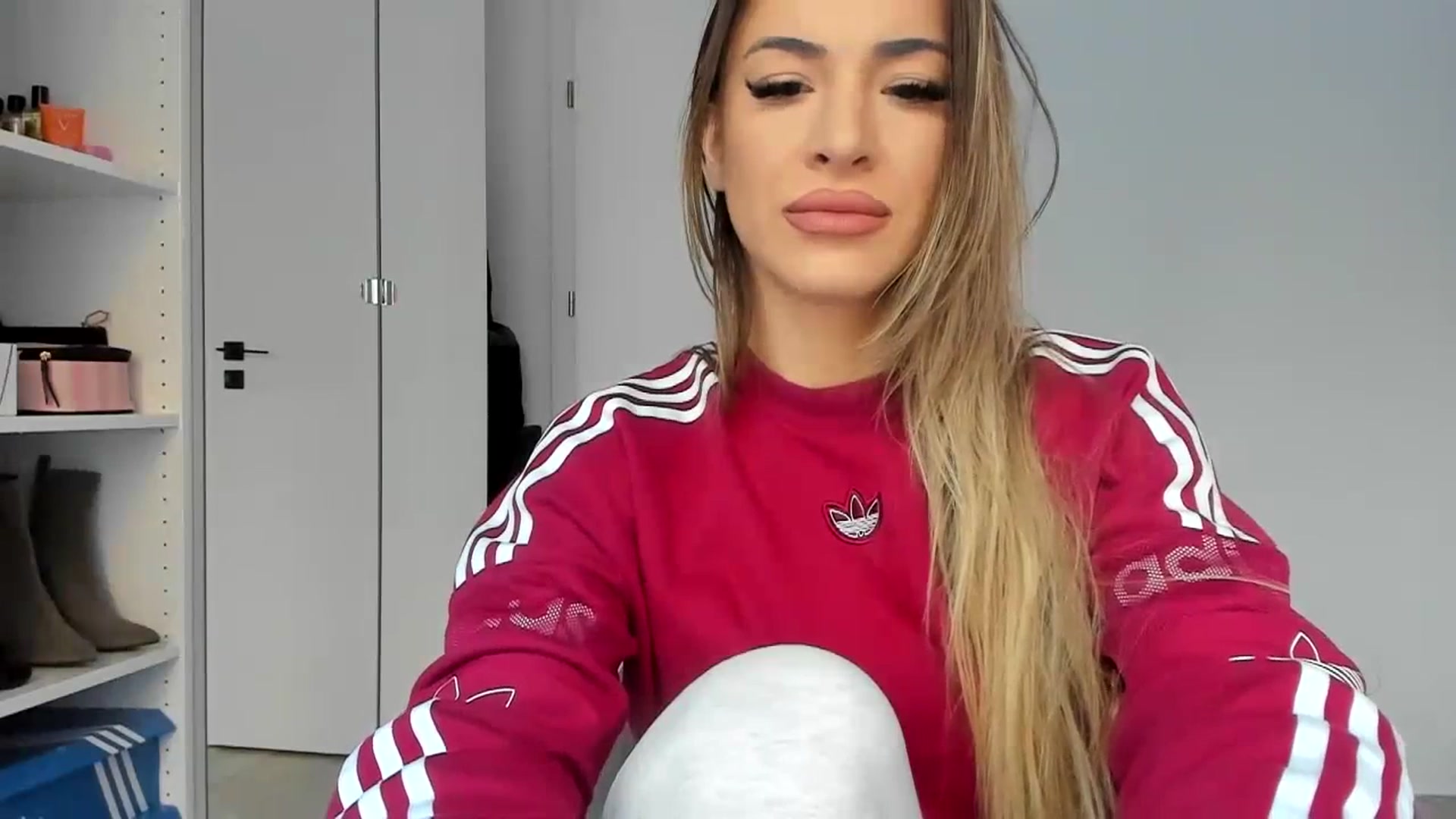 Gallery image thumbnail from Yourbabyyy96's myfreecams stream on, 02/08/2024, 14:52 image 18 of 20