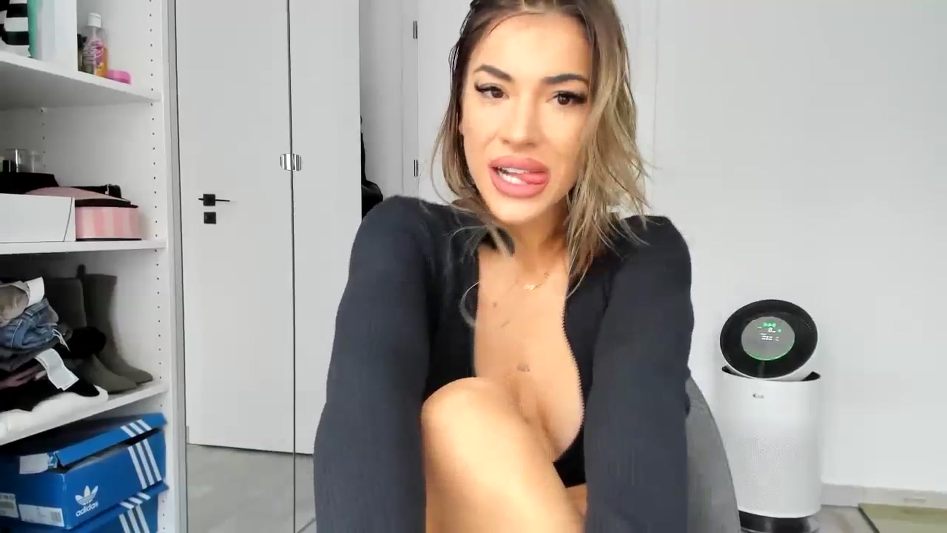 Gallery image thumbnail from Yourbabyyy96's myfreecams stream on, 02/20/2024, 14:37 image 5 of 20